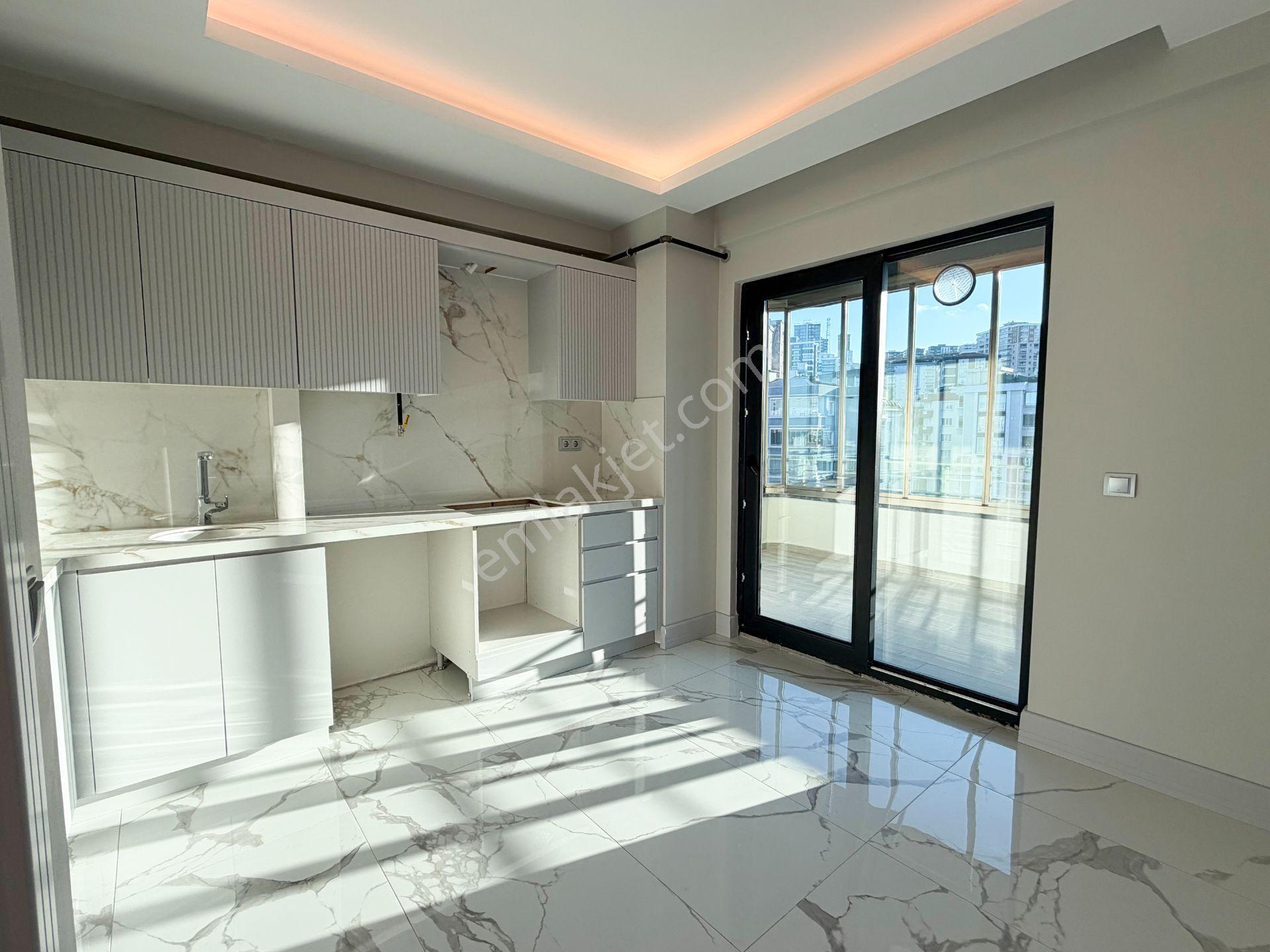 Salon Ayrı Giyinme Odası 2 Banyo Geniş 2+1 - Görsel 16
