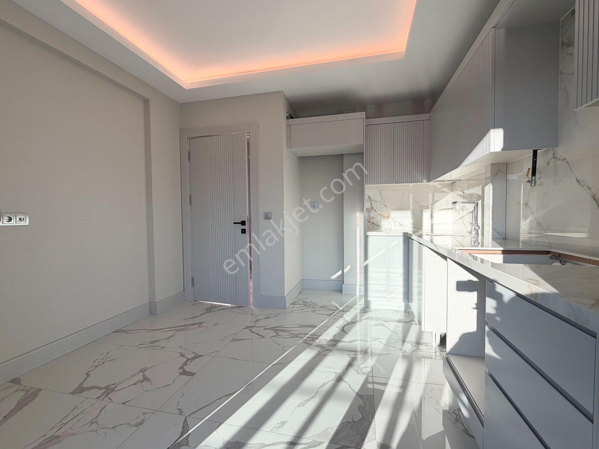 Salon Ayrı Giyinme Odası 2 Banyo Geniş 2+1 - Görsel 10