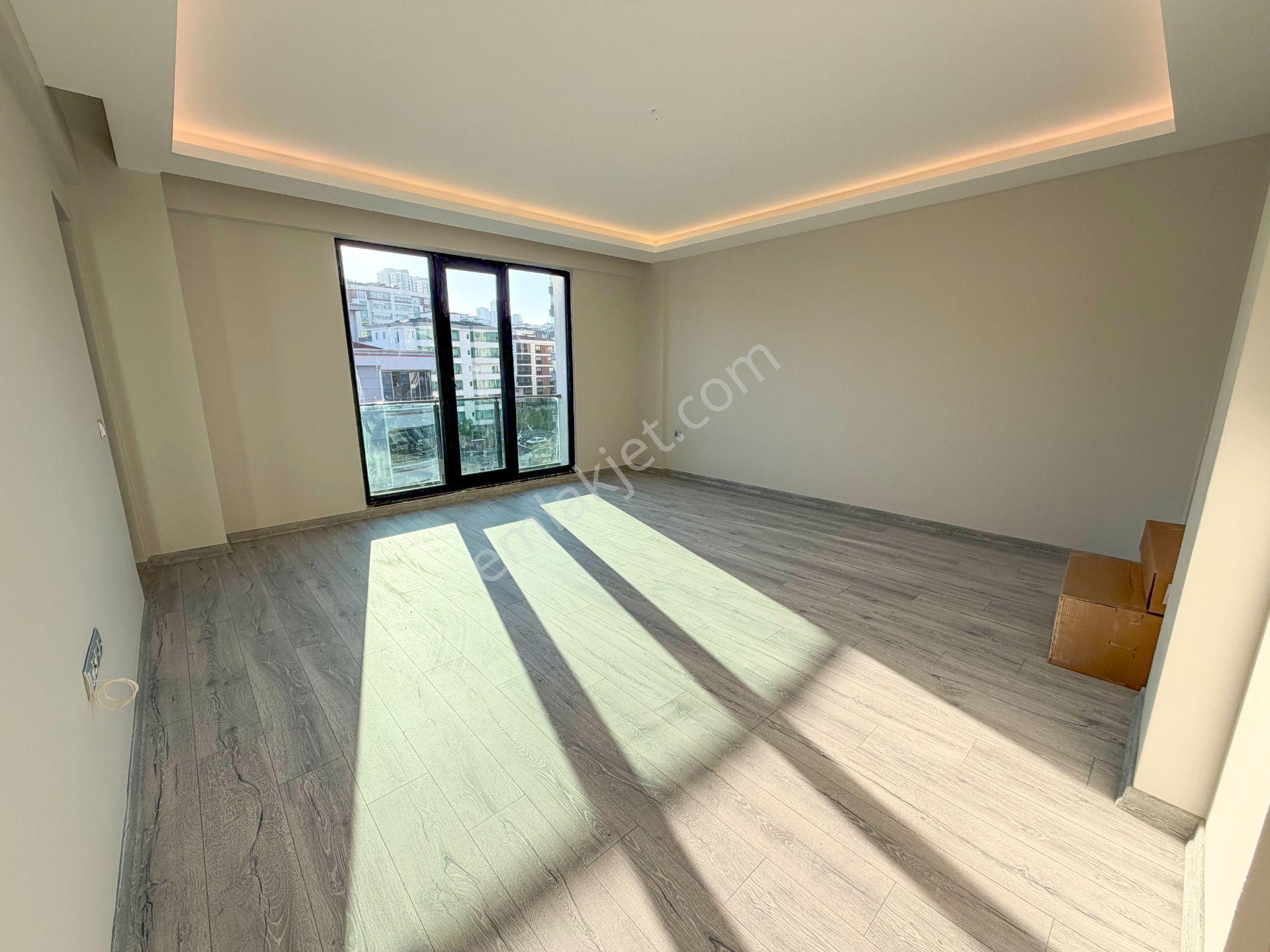 Salon Ayrı Giyinme Odası 2 Banyo Geniş 2+1 - Görsel 13