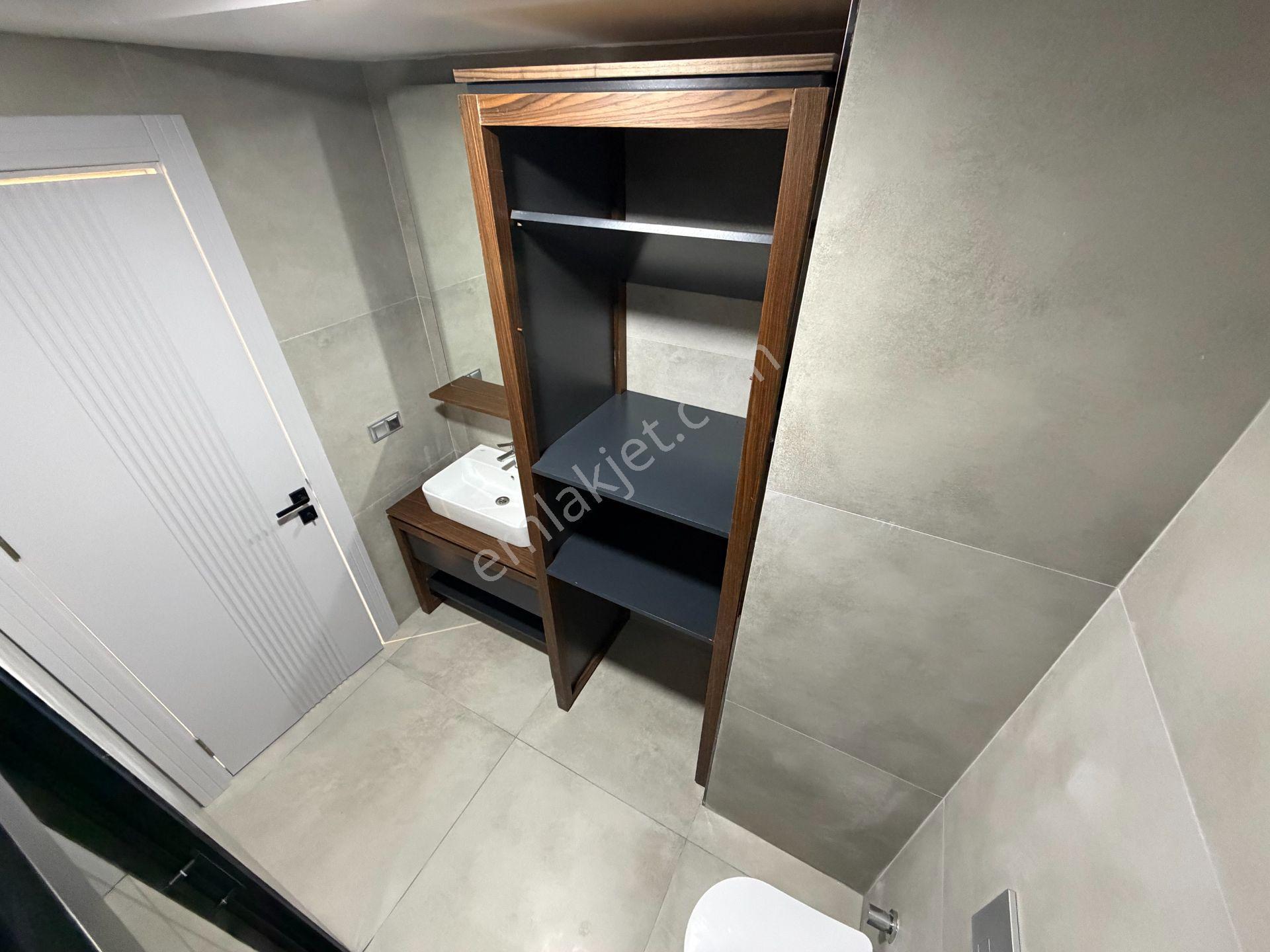 Salon Ayrı Giyinme Odası 2 Banyo Geniş 2+1 - Görsel 22