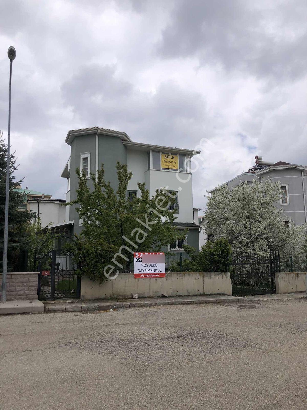 Gölbaşı Eymir 7+1 Villa (kapalı Garaj) Ve Geniş Bahçe