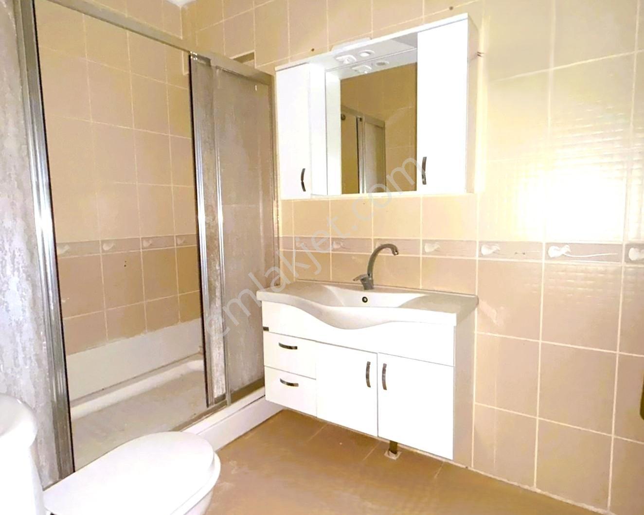 Beylikdüzü Barış Mahallesin De Boş Temiz Satılık 3+1 Daire Acill - Görsel 2