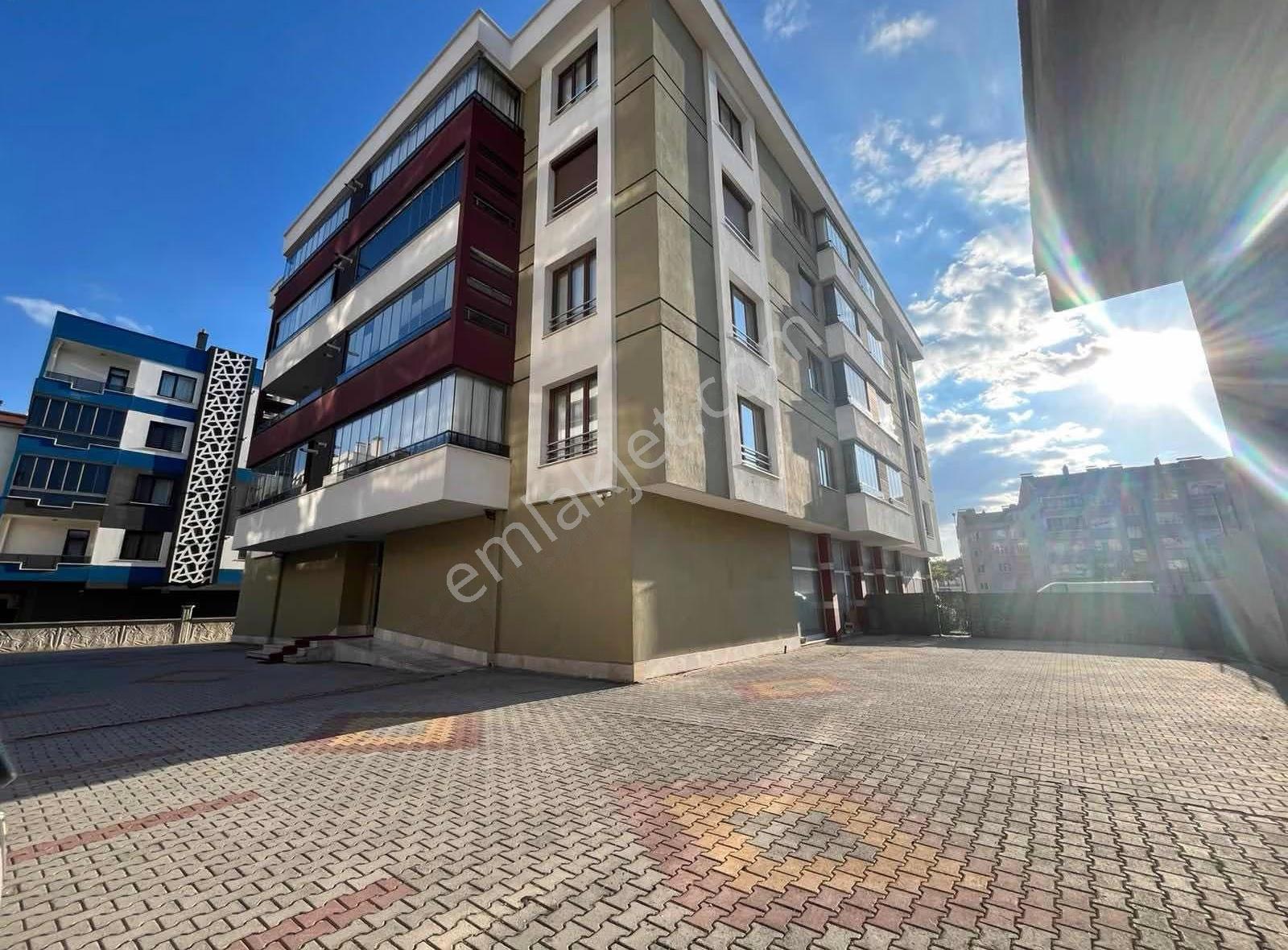 V.karani Cad.3+1 Süper Geniş!giyinme Odalı Ebeveyn Banyolu Daire