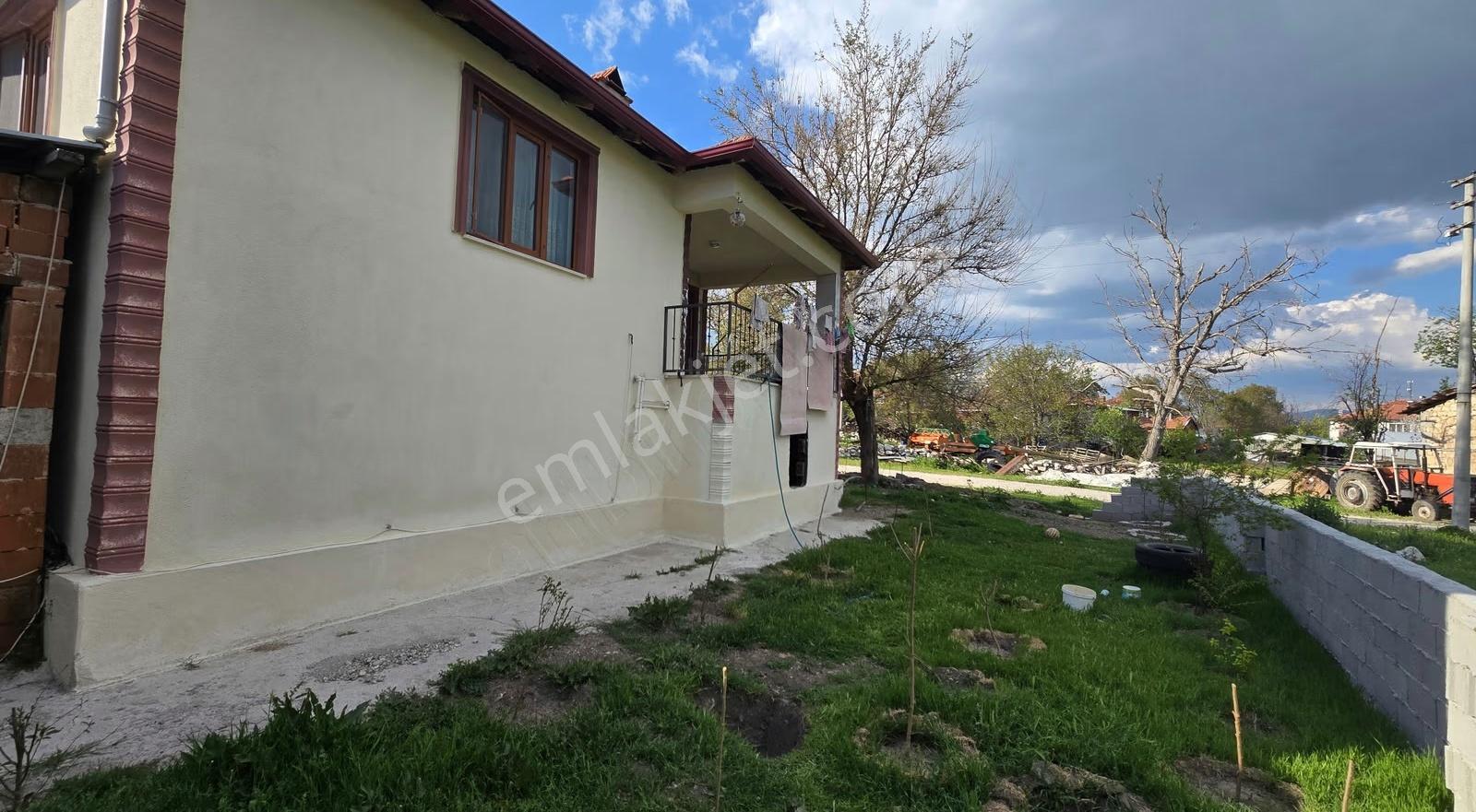 Gölhisar Konak Mahallesinde Geniş Arsada Satılık Müstakil Ev! - Görsel 10