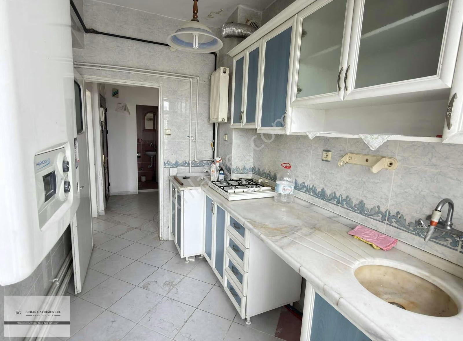 !! Bağlarbaşı Caddesinde Köşe Bina Ara Kat Ön Cephe 3+1 !! - Görsel 12