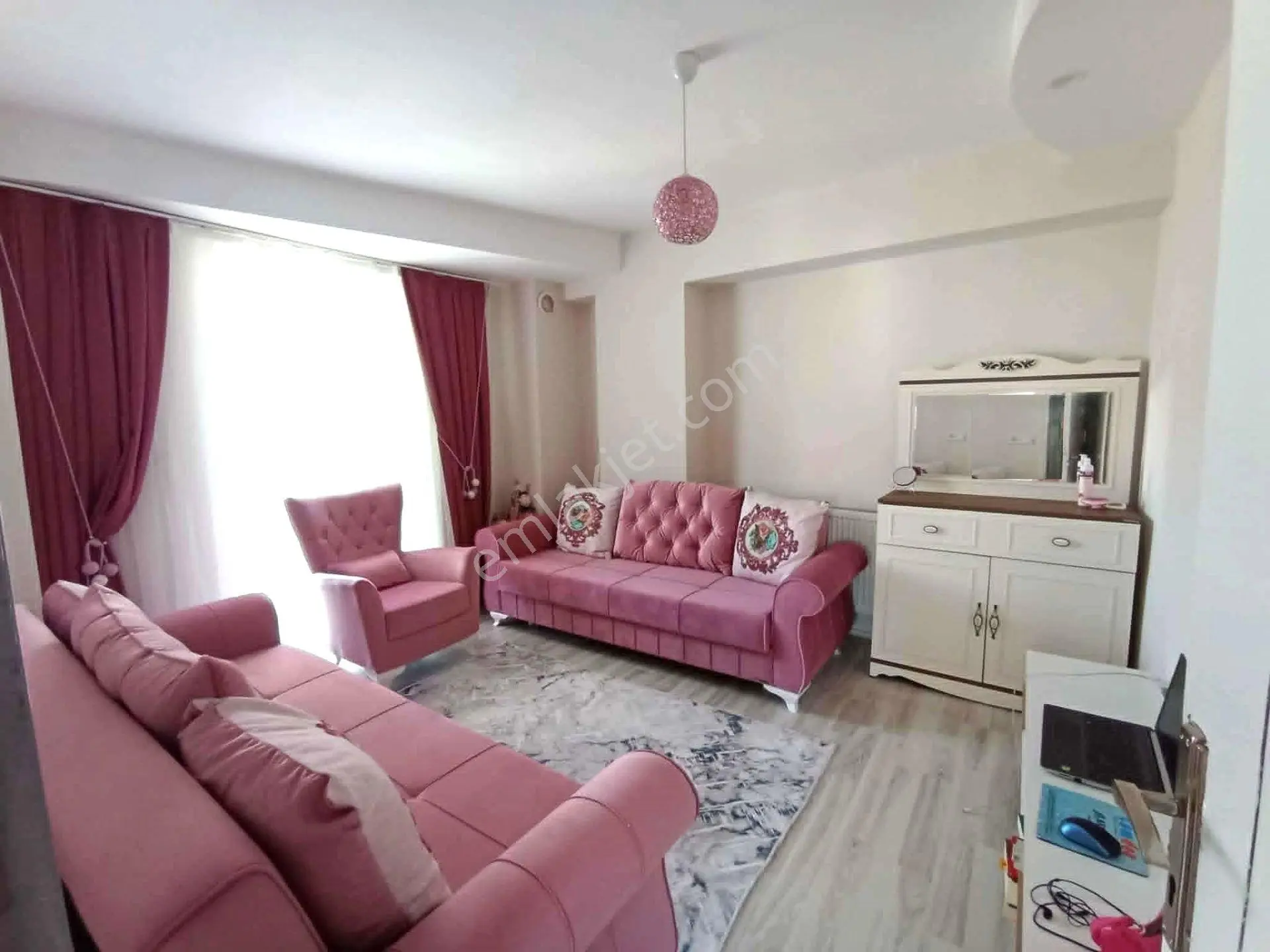 İlbadı Mahallesinde 2+1/80 M2 Doğalgazlı Klimalı Balkon Açık Mutfak Daire 2.550.000 Tl