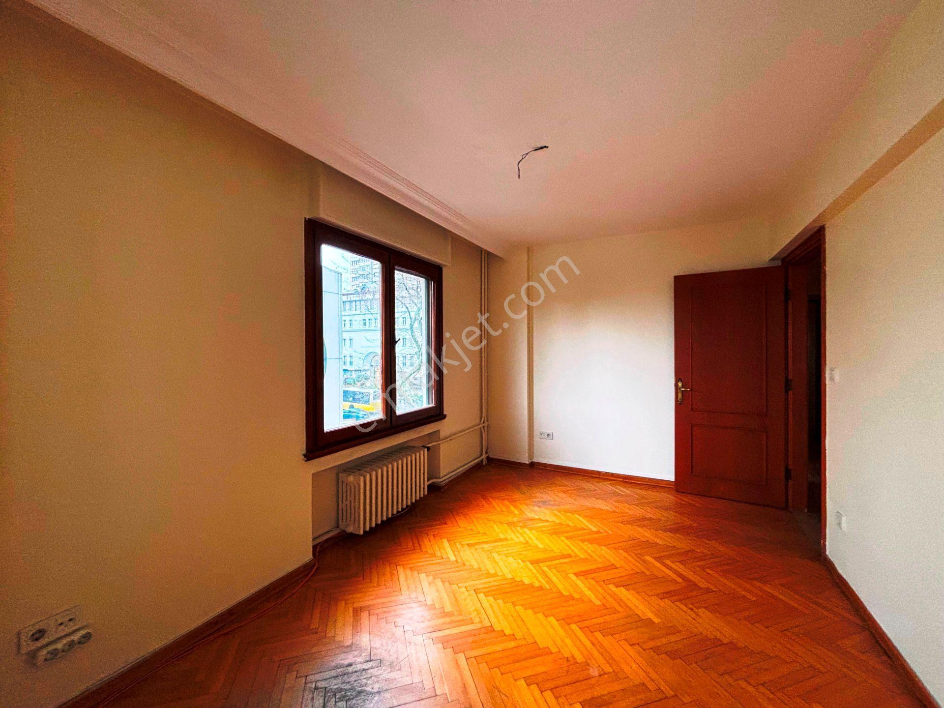 Bağdat Caddesi Academic Klinik Yanı 2.kat Kullanışlı Kiralık 3+1 - Görsel 9