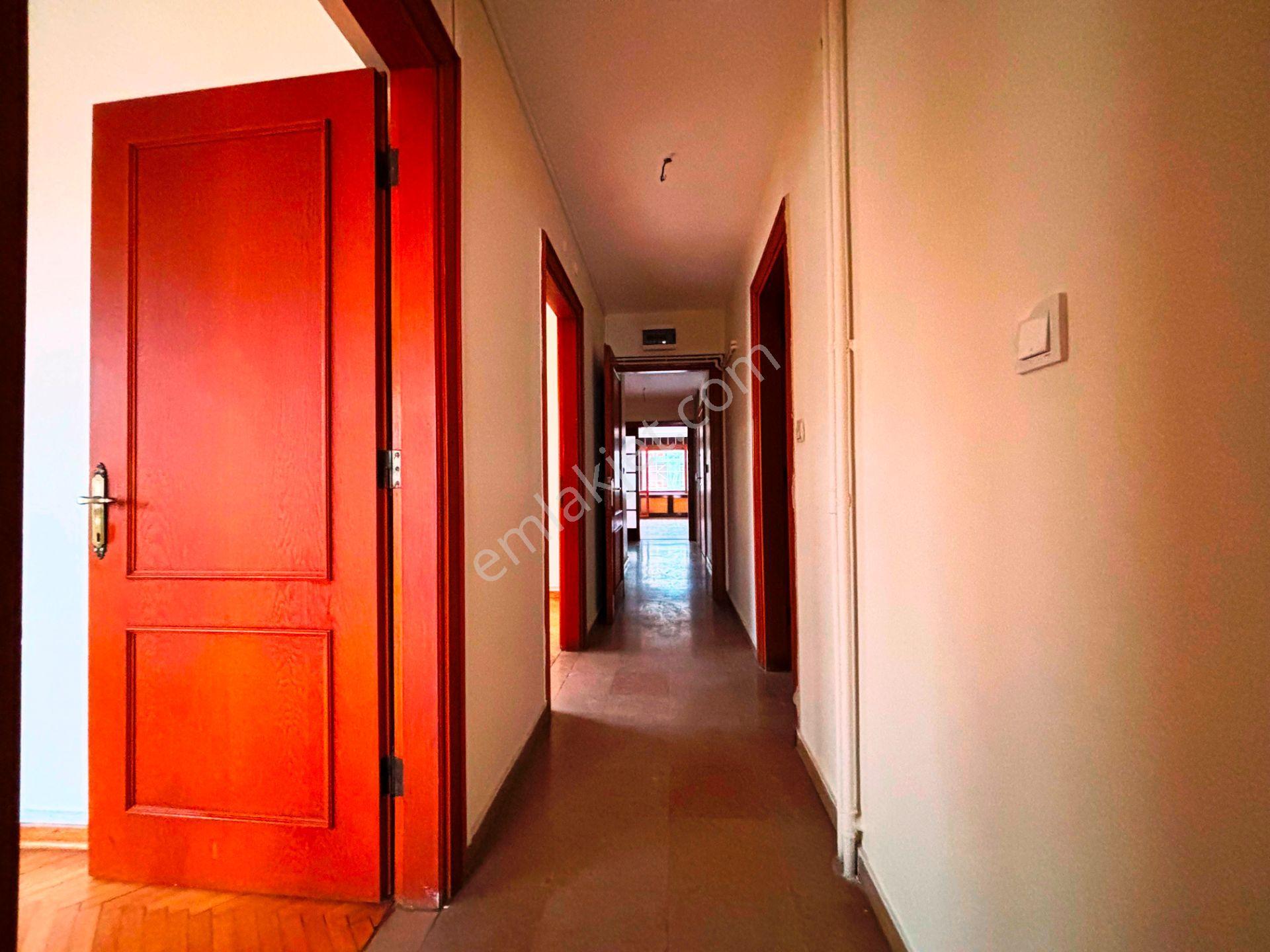 Bağdat Caddesi Academic Klinik Yanı 2.kat Kullanışlı Kiralık 3+1 - Görsel 18