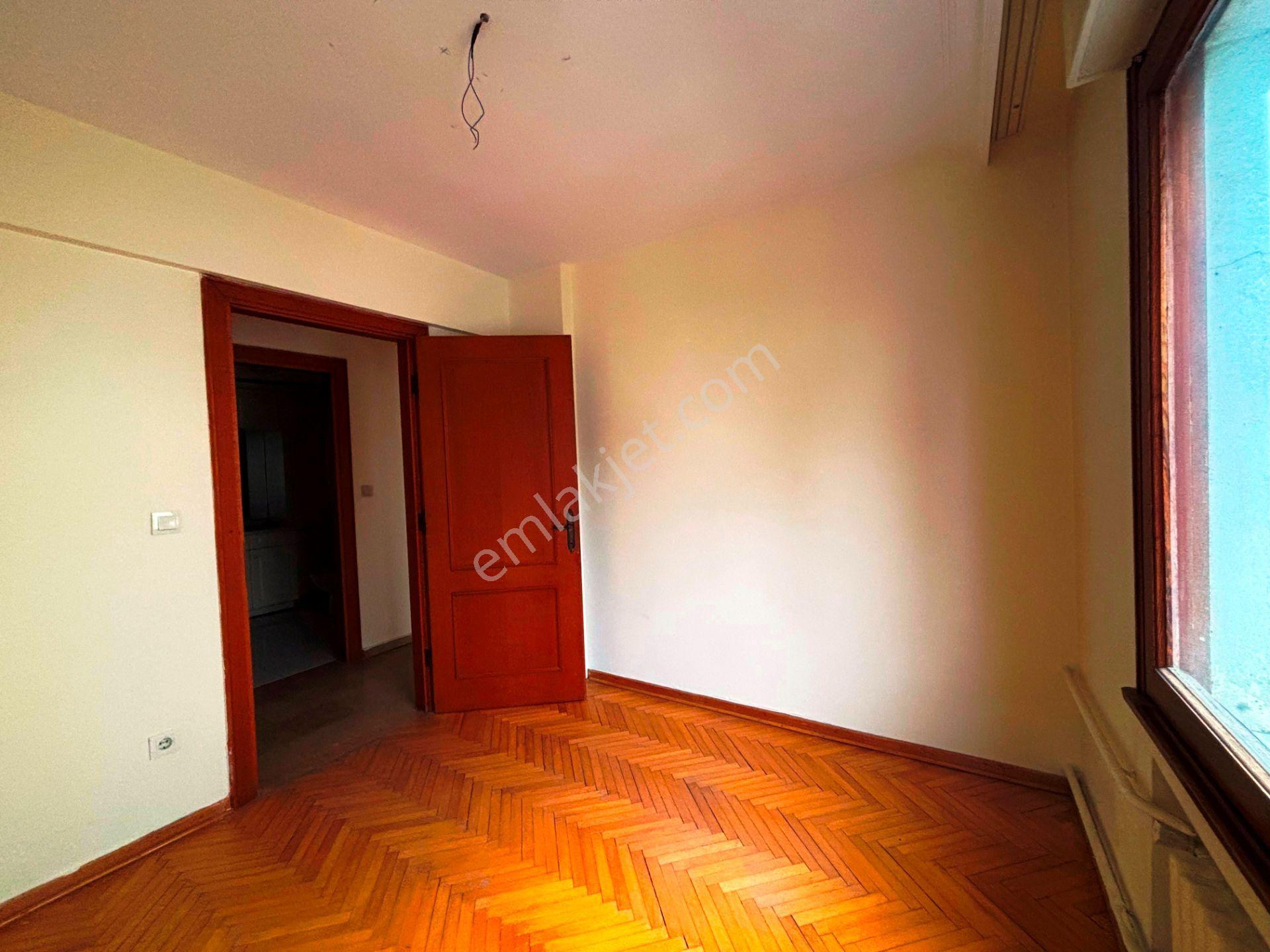 Bağdat Caddesi Academic Klinik Yanı 2.kat Kullanışlı Kiralık 3+1 - Görsel 17