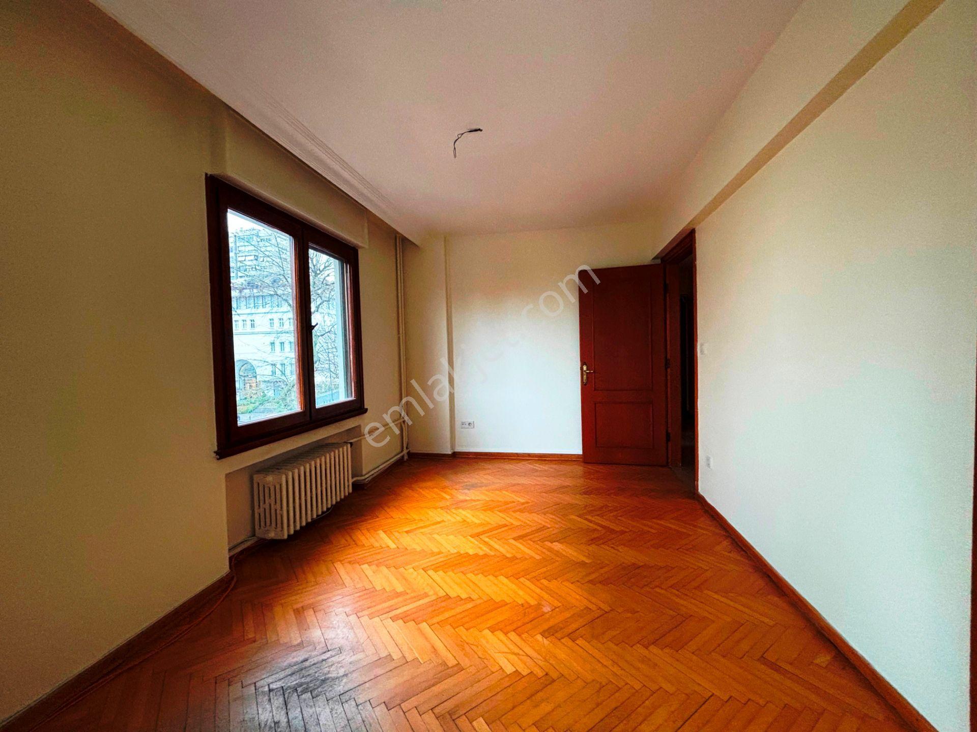 Bağdat Caddesi Academic Klinik Yanı 2.kat Kullanışlı Kiralık 3+1 - Görsel 8