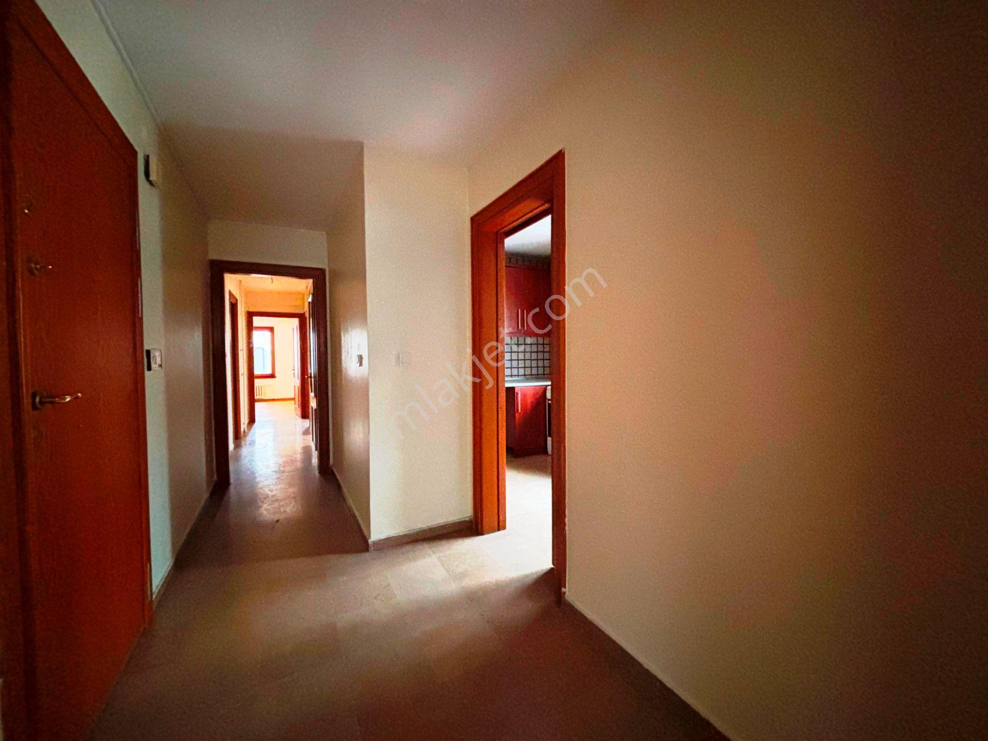 Bağdat Caddesi Academic Klinik Yanı 2.kat Kullanışlı Kiralık 3+1 - Görsel 19