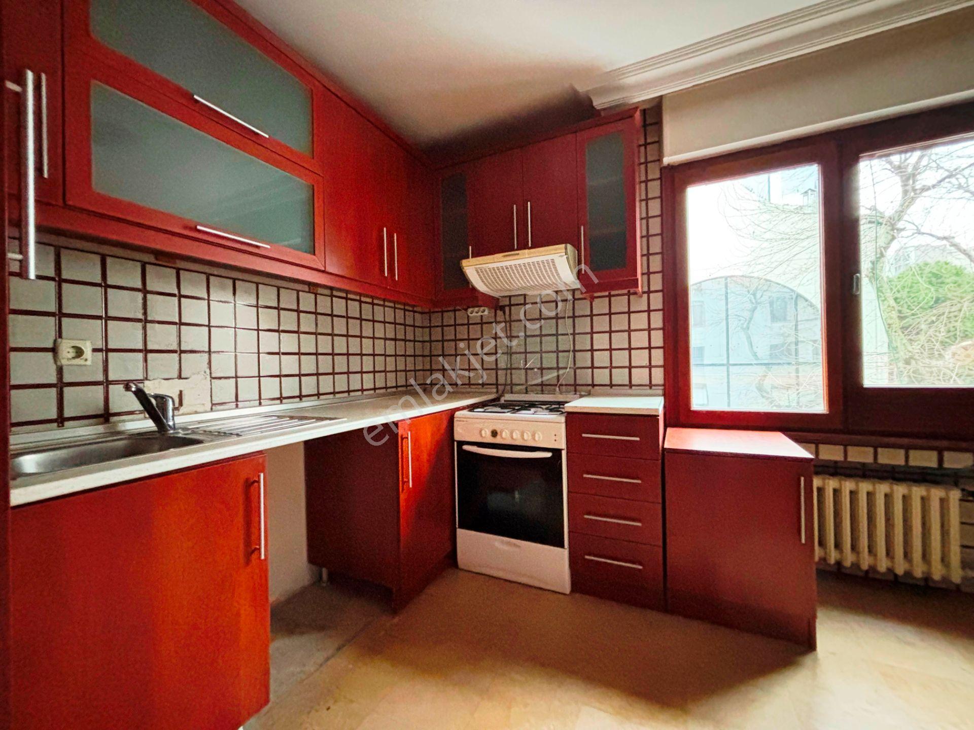 Bağdat Caddesi Academic Klinik Yanı 2.kat Kullanışlı Kiralık 3+1 - Görsel 23