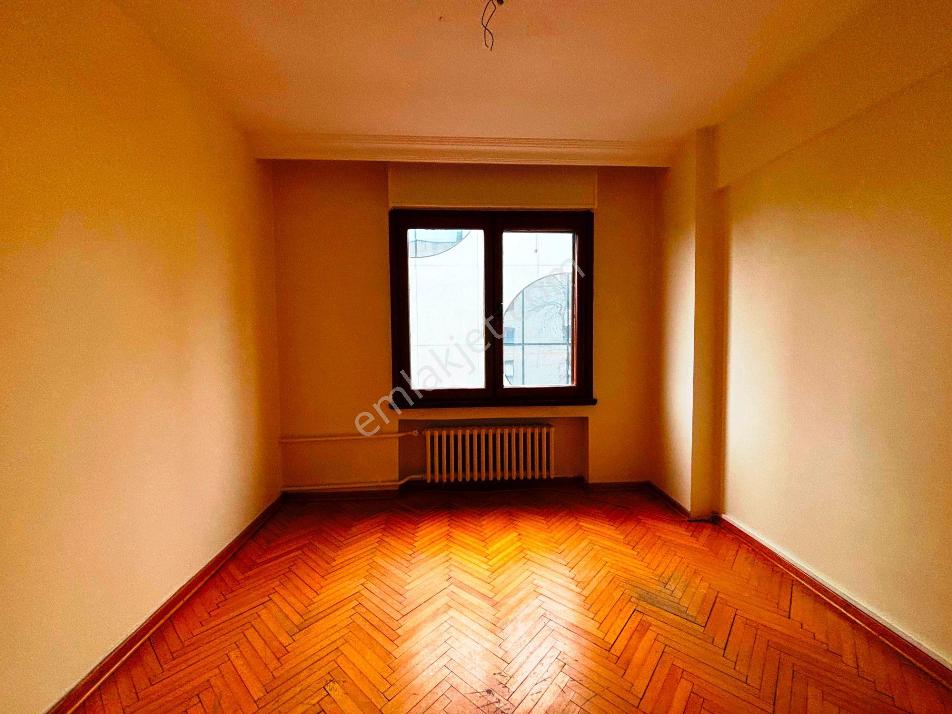 Bağdat Caddesi Academic Klinik Yanı 2.kat Kullanışlı Kiralık 3+1 - Görsel 15