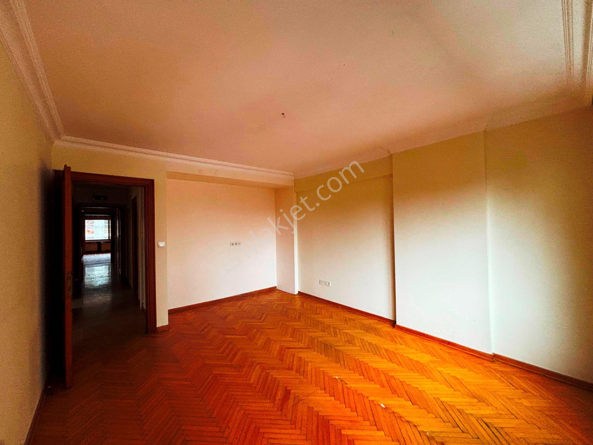 Bağdat Caddesi Academic Klinik Yanı 2.kat Kullanışlı Kiralık 3+1 - Görsel 12