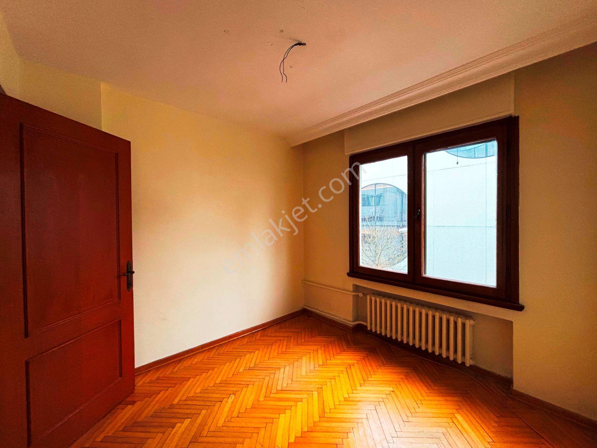 Bağdat Caddesi Academic Klinik Yanı 2.kat Kullanışlı Kiralık 3+1 - Görsel 14