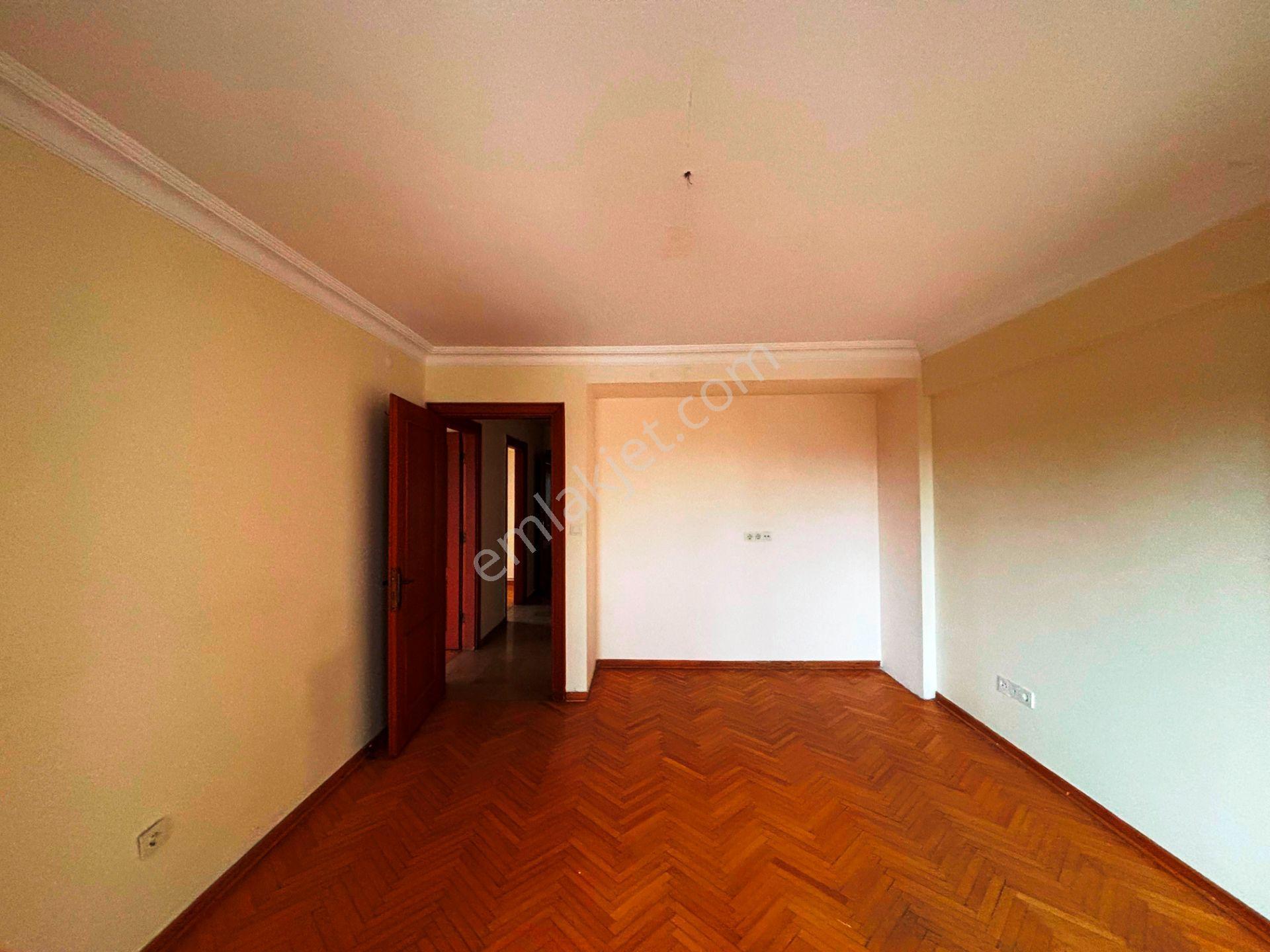 Bağdat Caddesi Academic Klinik Yanı 2.kat Kullanışlı Kiralık 3+1 - Görsel 13