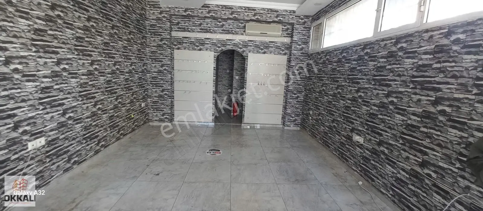 Okkalı Emlak Tan Çiğli De Kiralık Dükkan