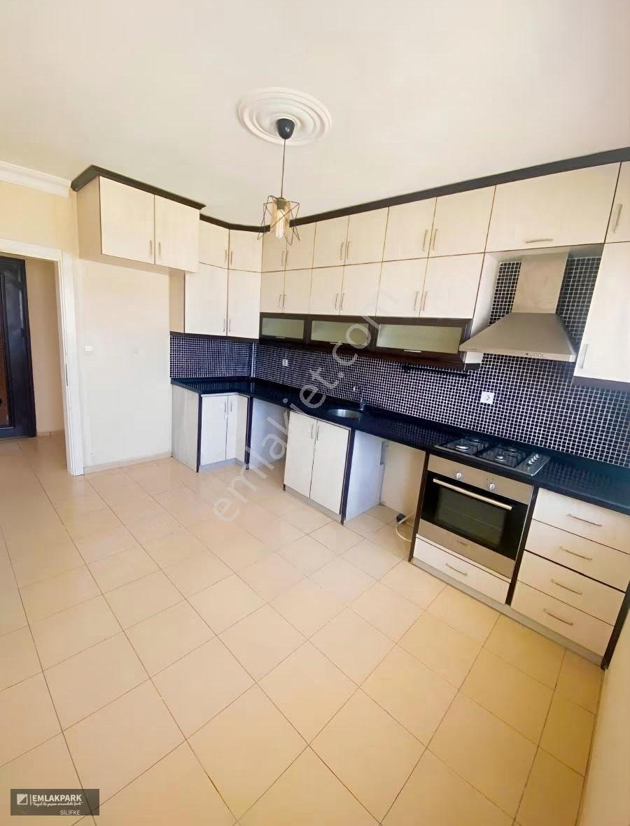 Emlakpark'tan Silifke Esentepe De Manzaralı Geniş 3+1 Daire