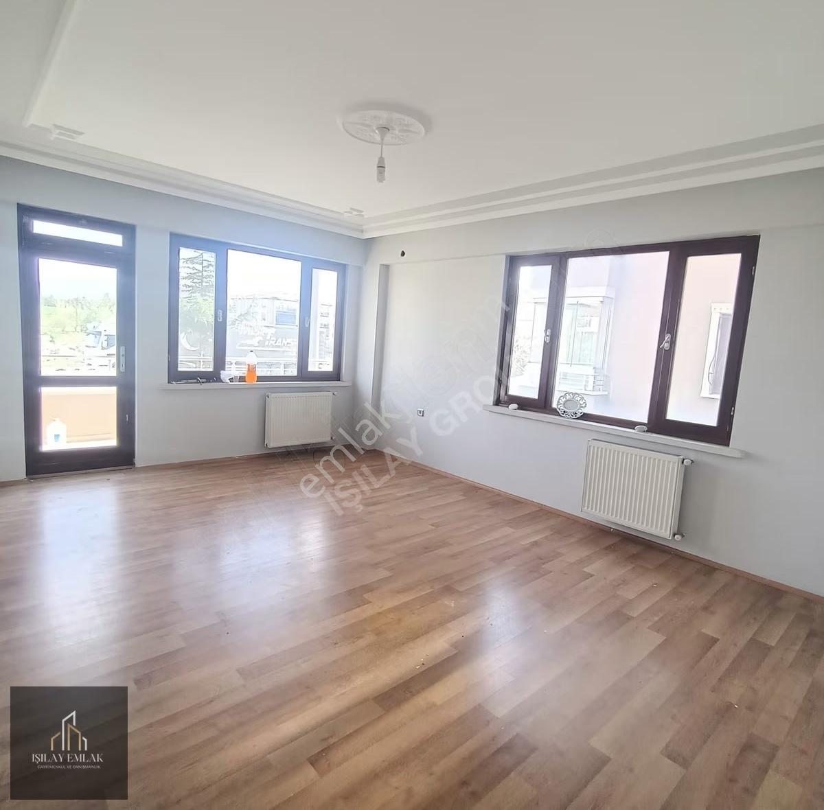 Afyon Mareşal Fevzi Çakmak Mahallesinde 3+1 Kiralık Daire - Görsel 23