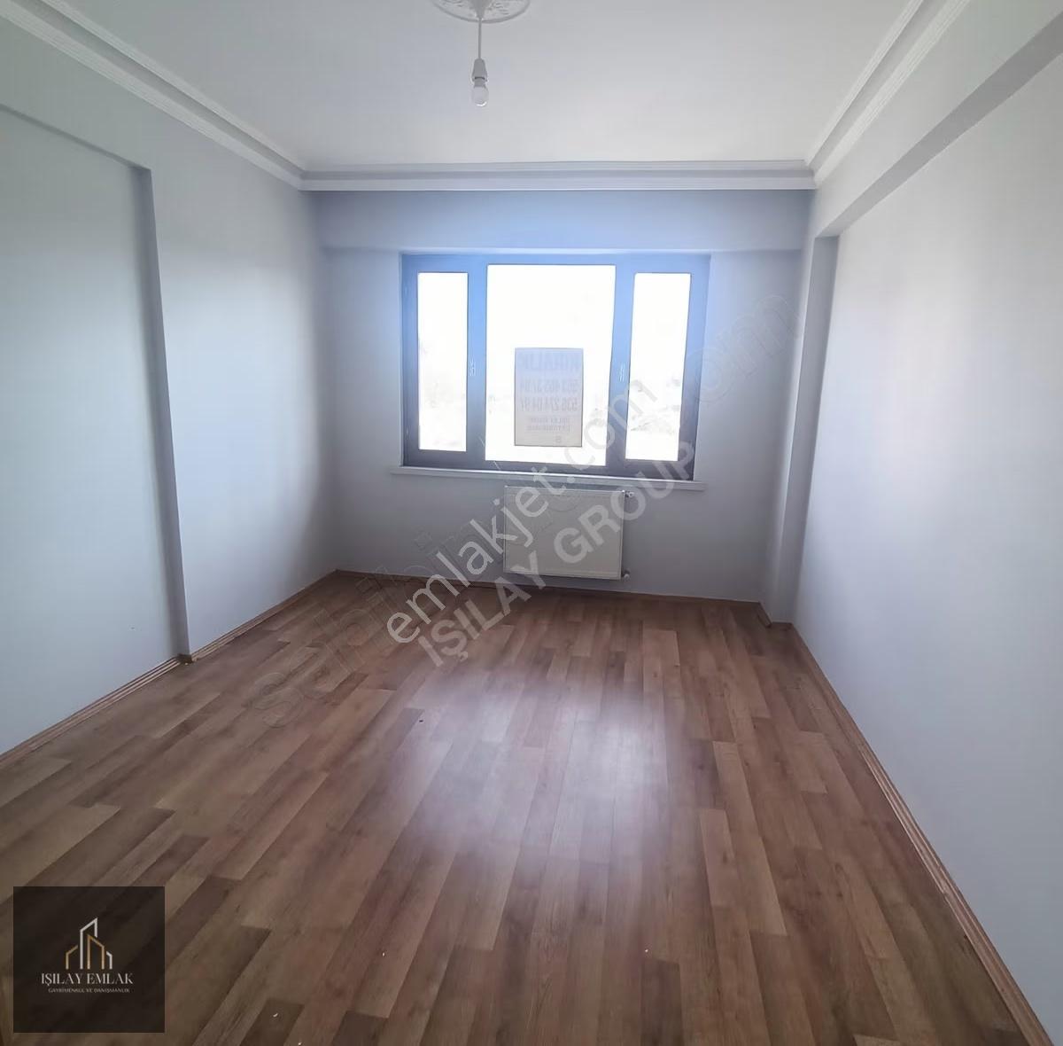 Afyon Mareşal Fevzi Çakmak Mahallesinde 3+1 Kiralık Daire - Görsel 9