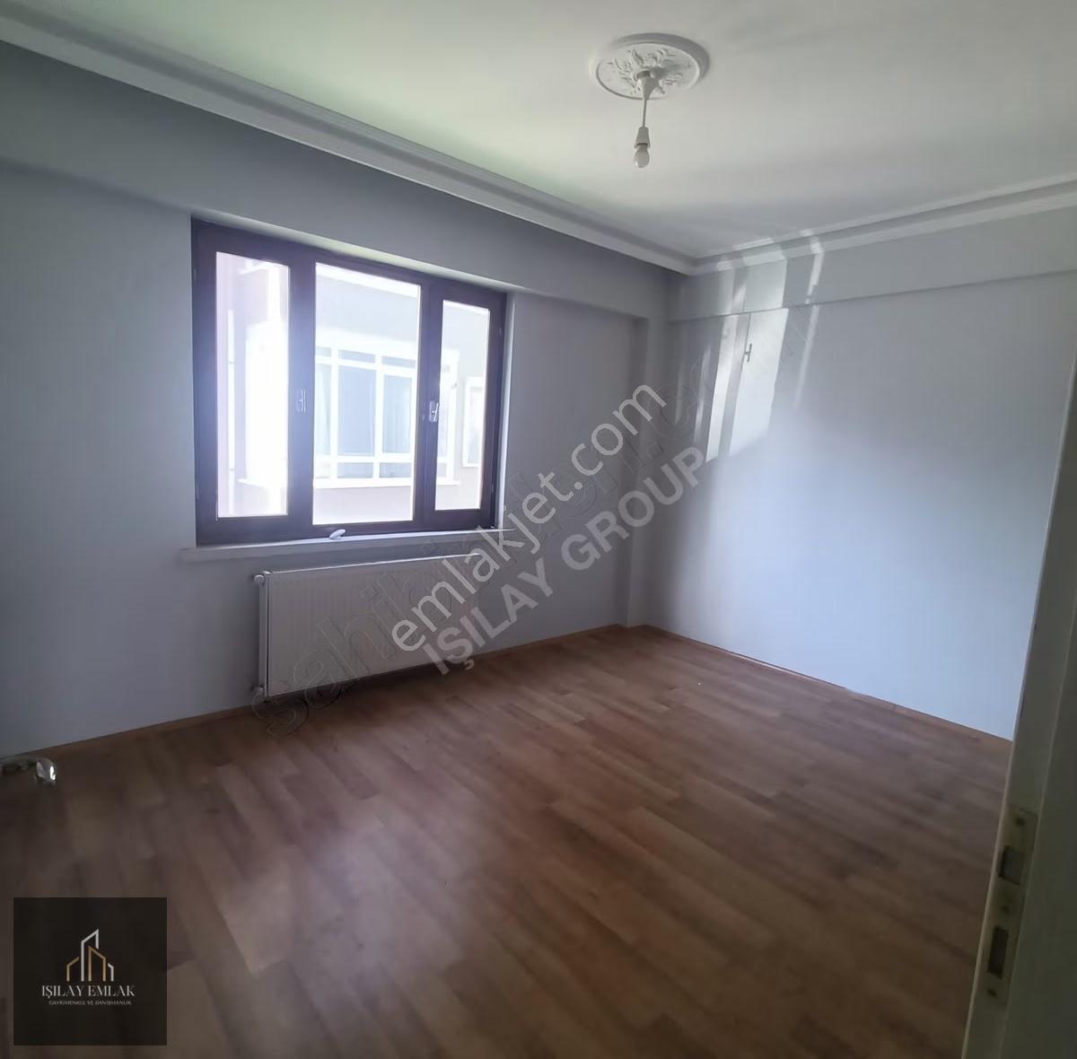 Afyon Mareşal Fevzi Çakmak Mahallesinde 3+1 Kiralık Daire - Görsel 16