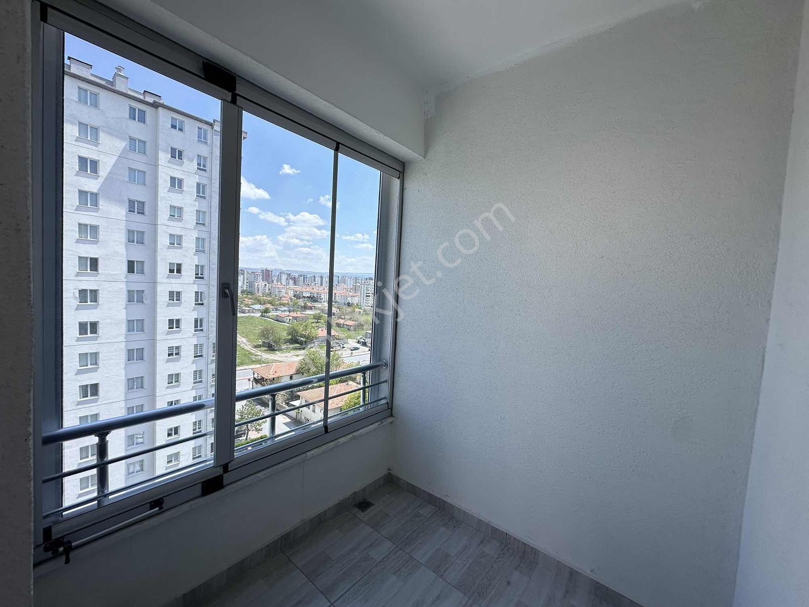 Hoca Ahmet Yesevi Mahallesinde 3+1 Kiralık Daire - Görsel 11