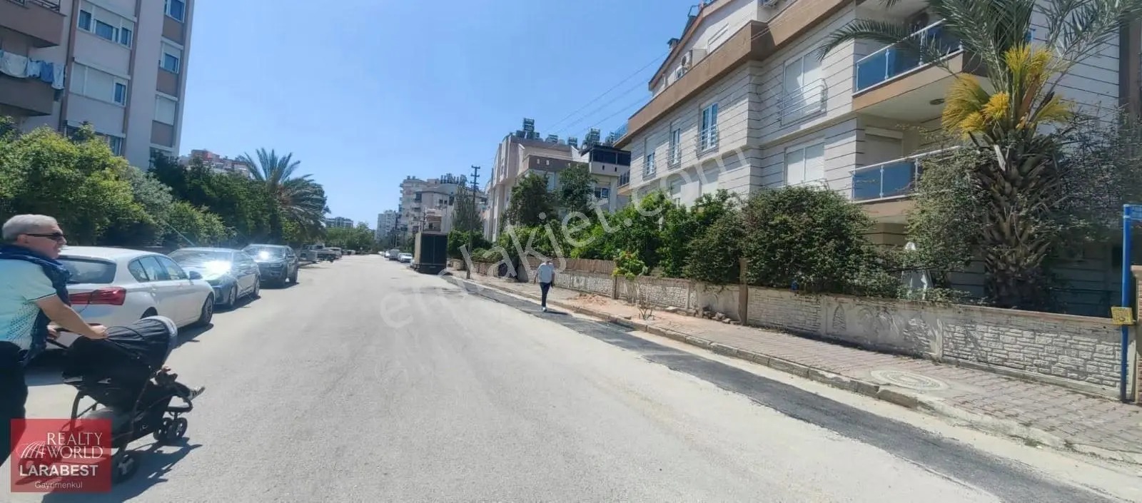 Güzeloba'da Geniş 2+1 Satılıık