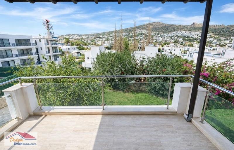 Küçükbük Royal Garden'da Denize Yürüme Mesafesi Müstakil Kiralık - Görsel 9