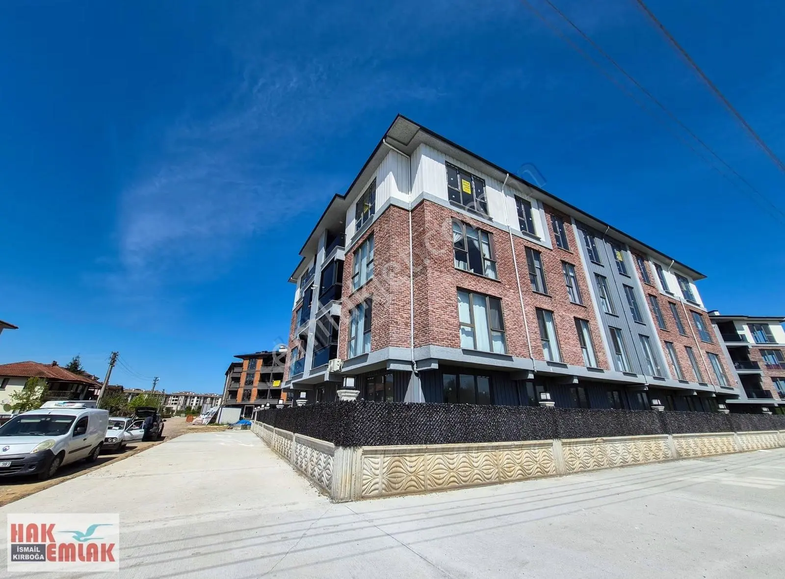Hak Emlak'tan Bahçe Keyfiyle Villayı Aratmayan Satılık 3+1 Daire
