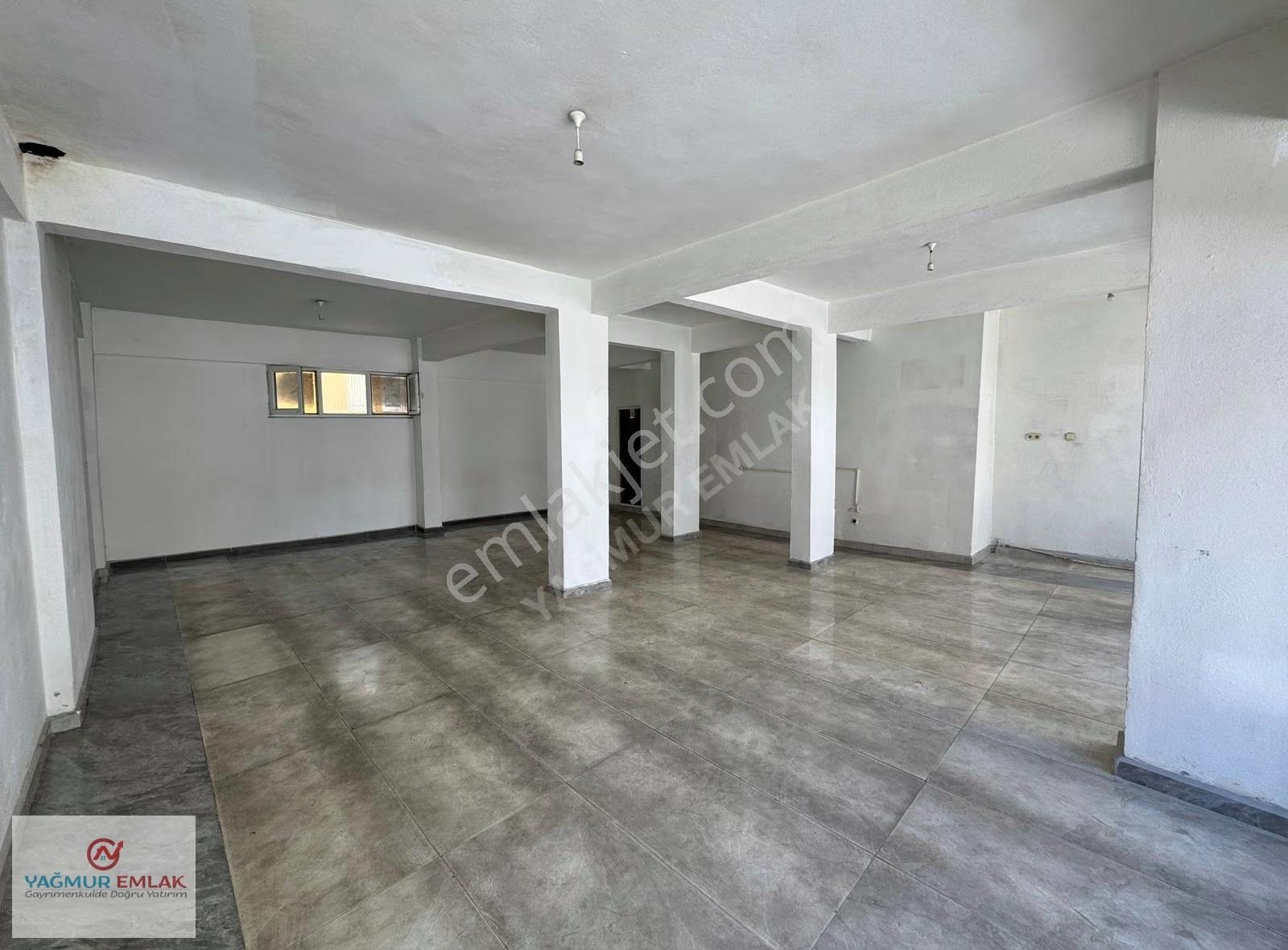 İlkadım Fevzi Çakmak'ta Süper Konumda Cadde Üzeri Kiralık Dükkan - Görsel 2