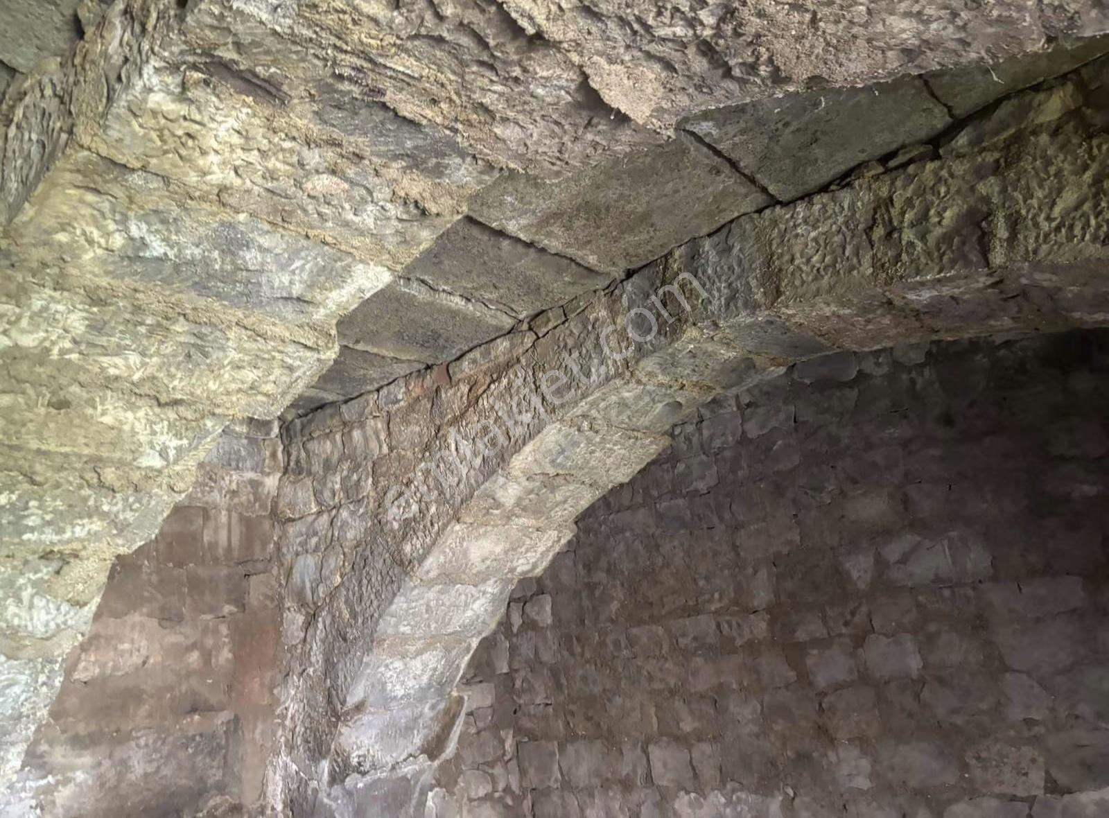 Ağırnas Merkezde Tadilat Gerektiren Müstakil Ev - 248m² - Görsel 10