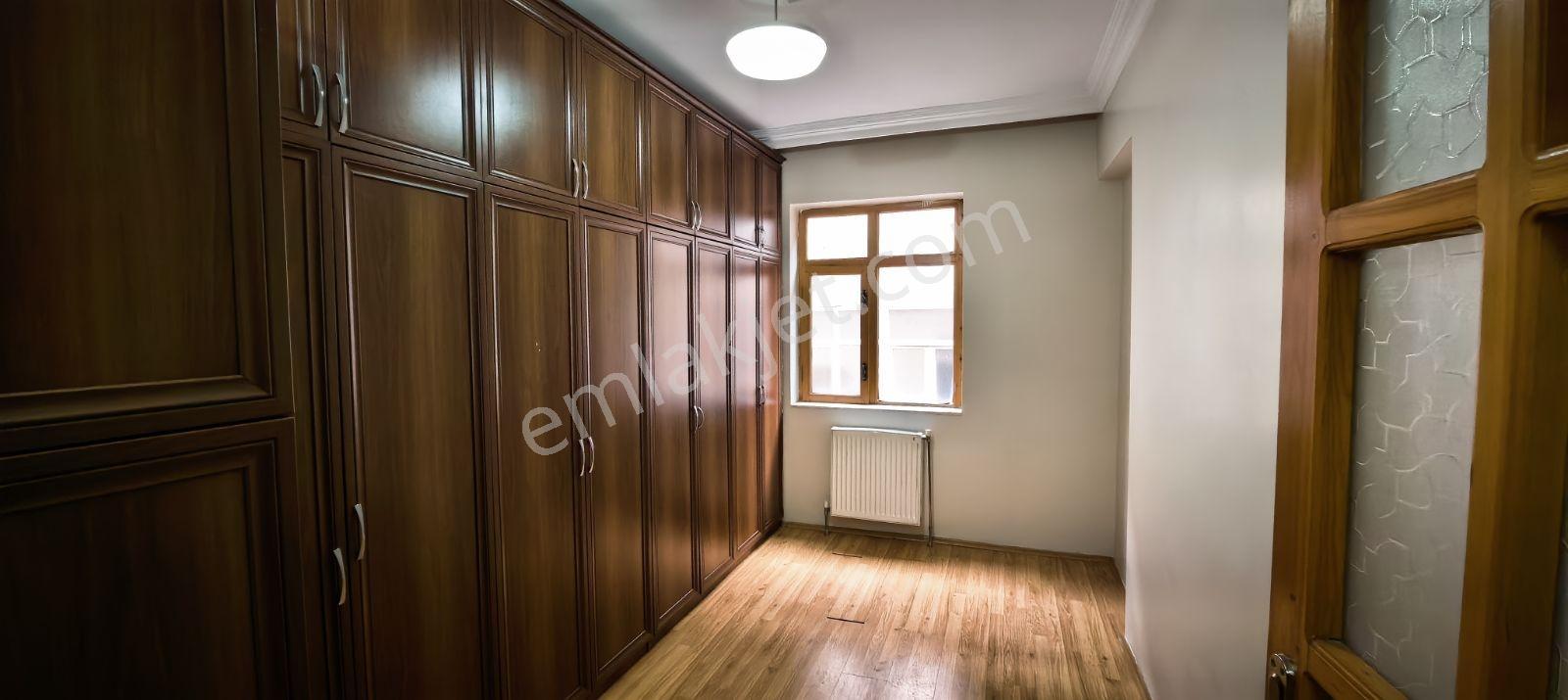 Üniversite Mahallesi'nde Kiralık 3+1 Daire - Görsel 17