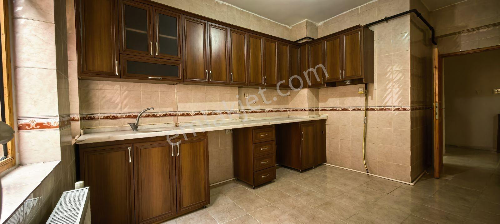 Üniversite Mahallesi'nde Kiralık 3+1 Daire - Görsel 9