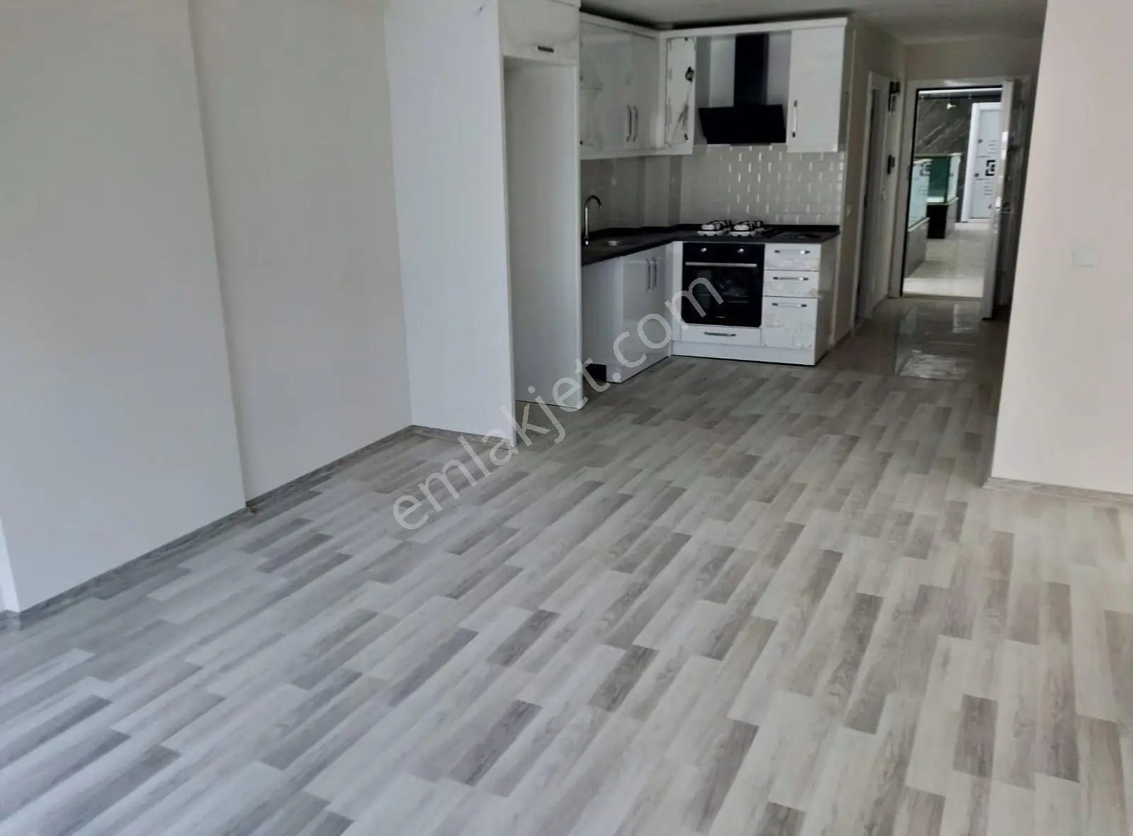 Sarısuda Lüks Site İçerisinde Amerikan Mutfak Katta 2+1 Kiralık - Görsel 3