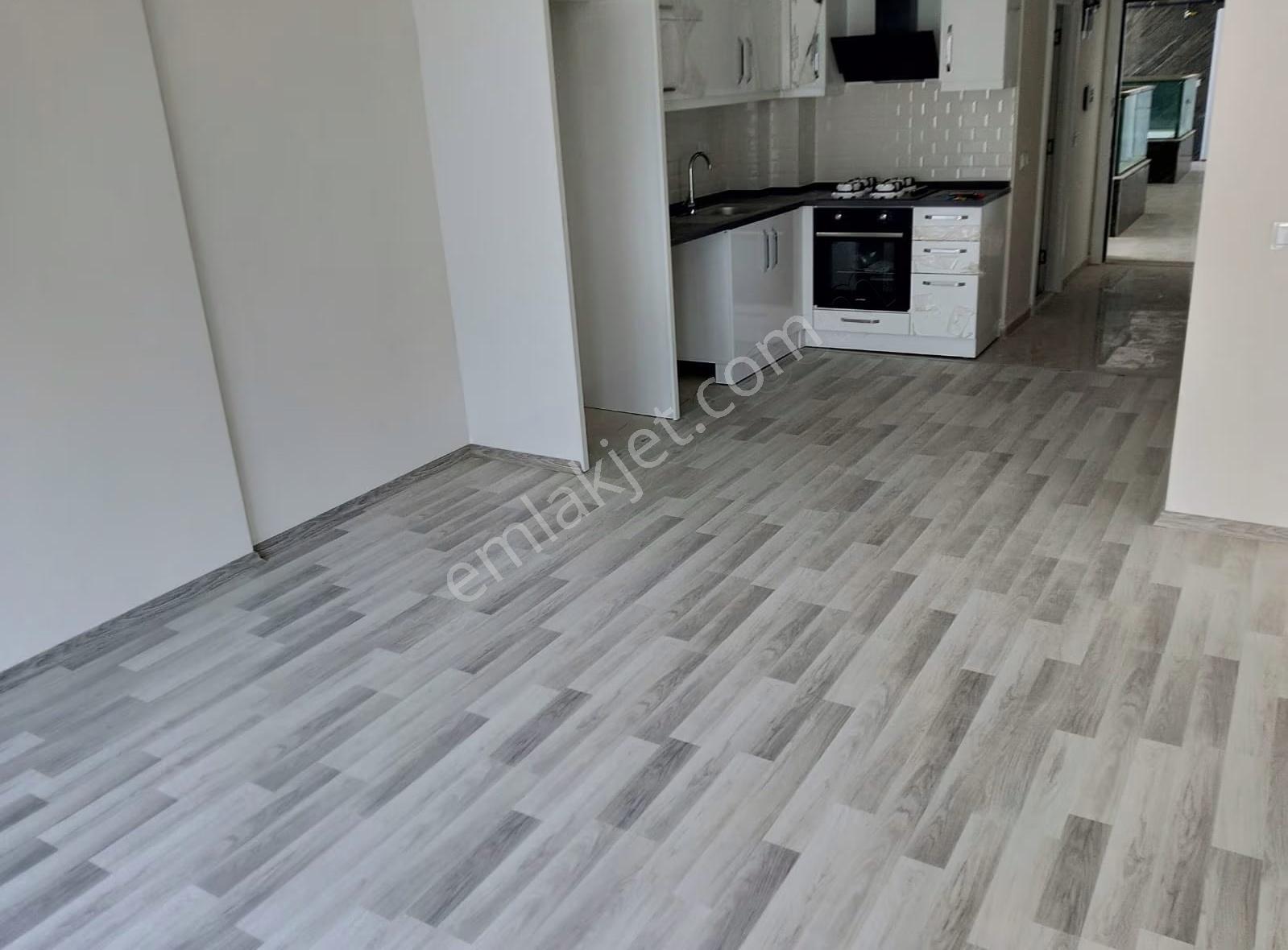 Sarısuda Lüks Site İçerisinde Amerikan Mutfak Katta 2+1 Kiralık - Görsel 2