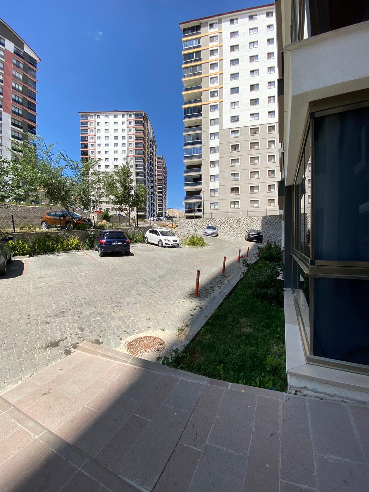 Mebuskent Sitesi 154m2 Ankastreli 2 Balkonlu Ferah Satılık 3+1 - Görsel 34