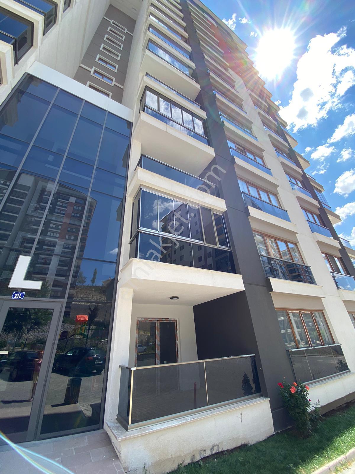 Mebuskent Sitesi 154m2 Ankastreli 2 Balkonlu Ferah Satılık 3+1 - Görsel 33