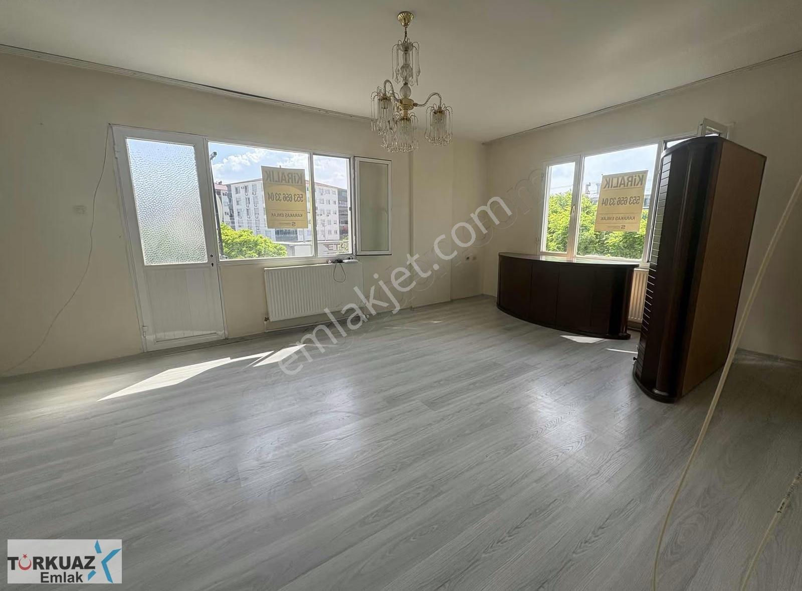 Torbalı Mahallesinde Ara Kat 3+1 Kiralık Daire