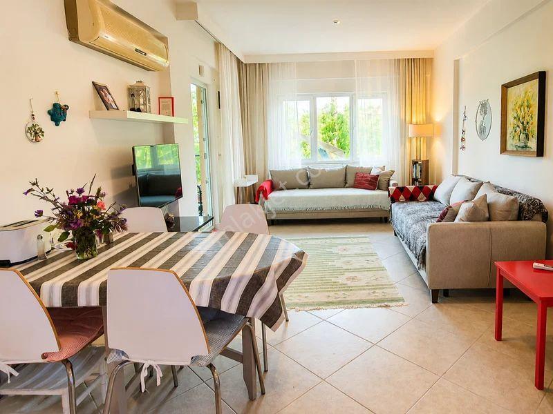 Kuşadası'nda 12 Havuzlu 1+1geniş Bahçe Katı - Görsel 10
