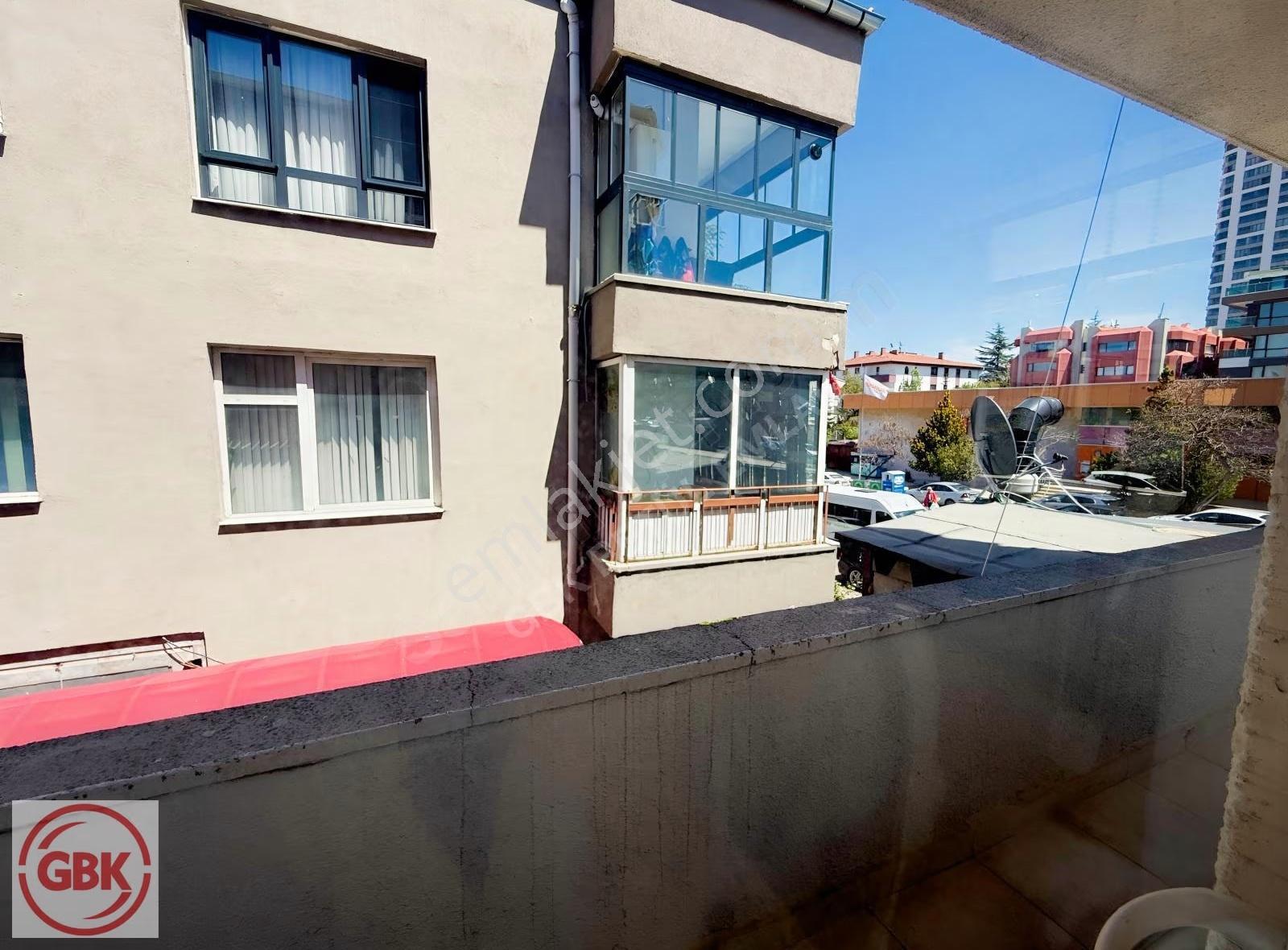 B.esat Uğur Mumcu Caddesi Cepheli Yüksek Tabela Değerli 2+1 Ofis - Görsel 30