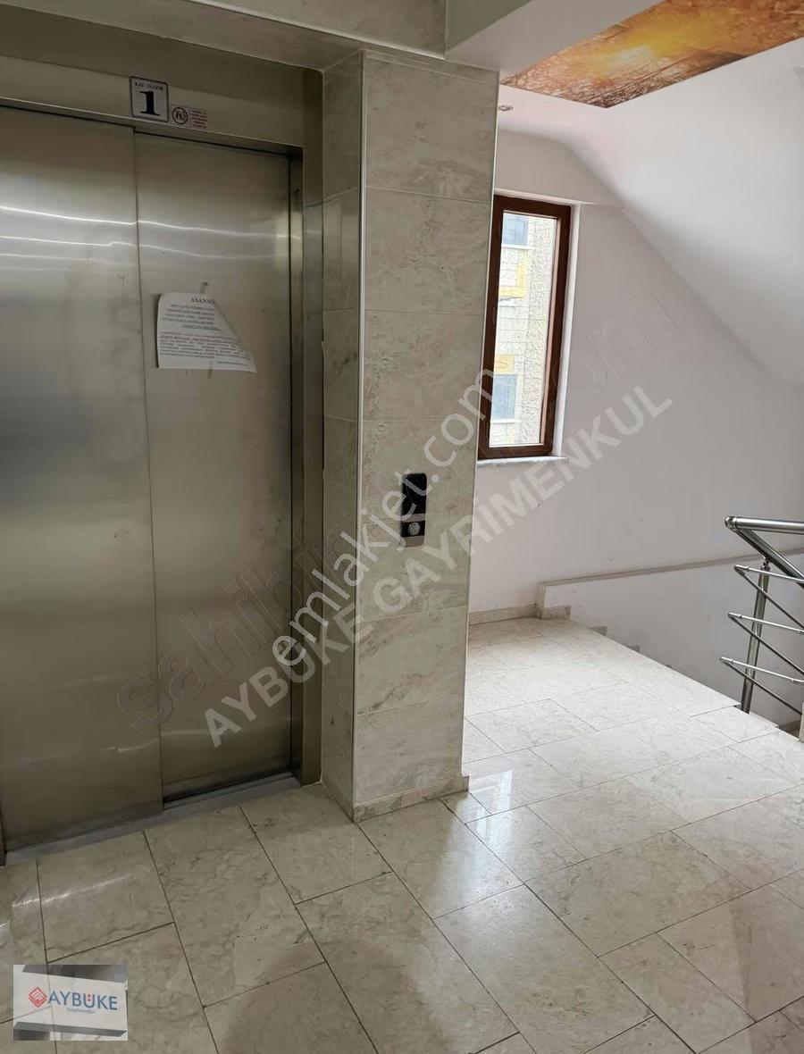 Zeytinköy'de Cerrahiye'ye Yakın 1+1 Balkonlu Apart - Görsel 12