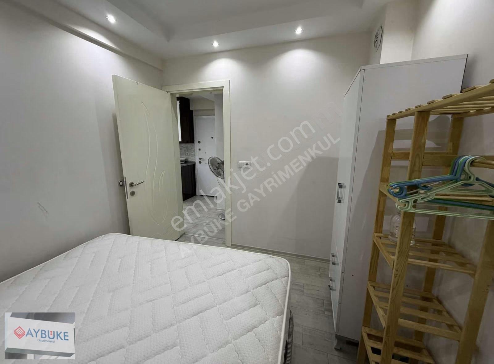 Zeytinköy'de Cerrahiye'ye Yakın 1+1 Balkonlu Apart - Görsel 4