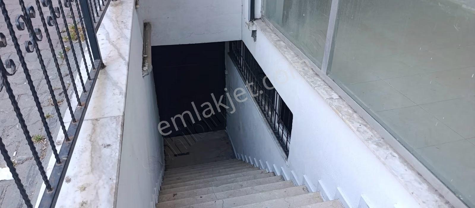 Araz Gayrimenkul Satılık Depolu Ana Caddeye Yakın Dükkan - Görsel 5