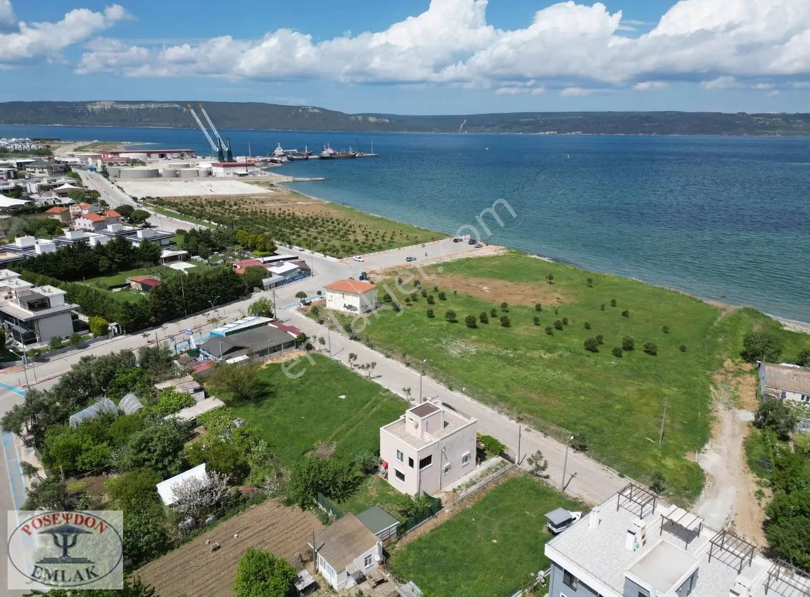 Kepez Sahilde 301 M2 Villa Arsası