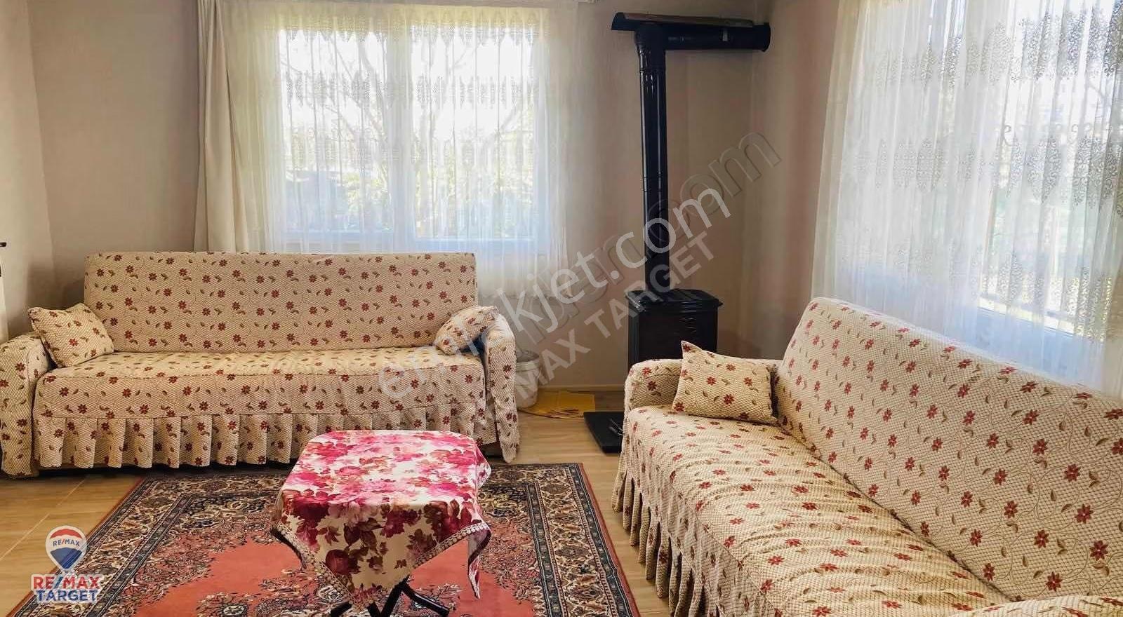Menderes Kısıklıda 403 M² Tarla İçinde Eşyalı Müstakıl Ev - Görsel 2
