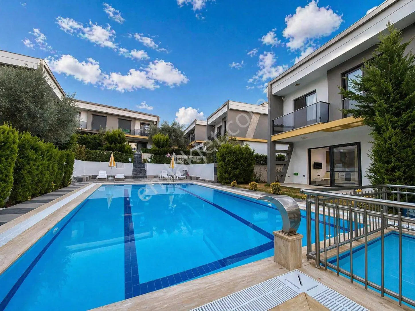 Kuşadası Güzelçamlıda 3+1 Milli Park Yolunda Havuzlu Sitede Villa - Görsel 3