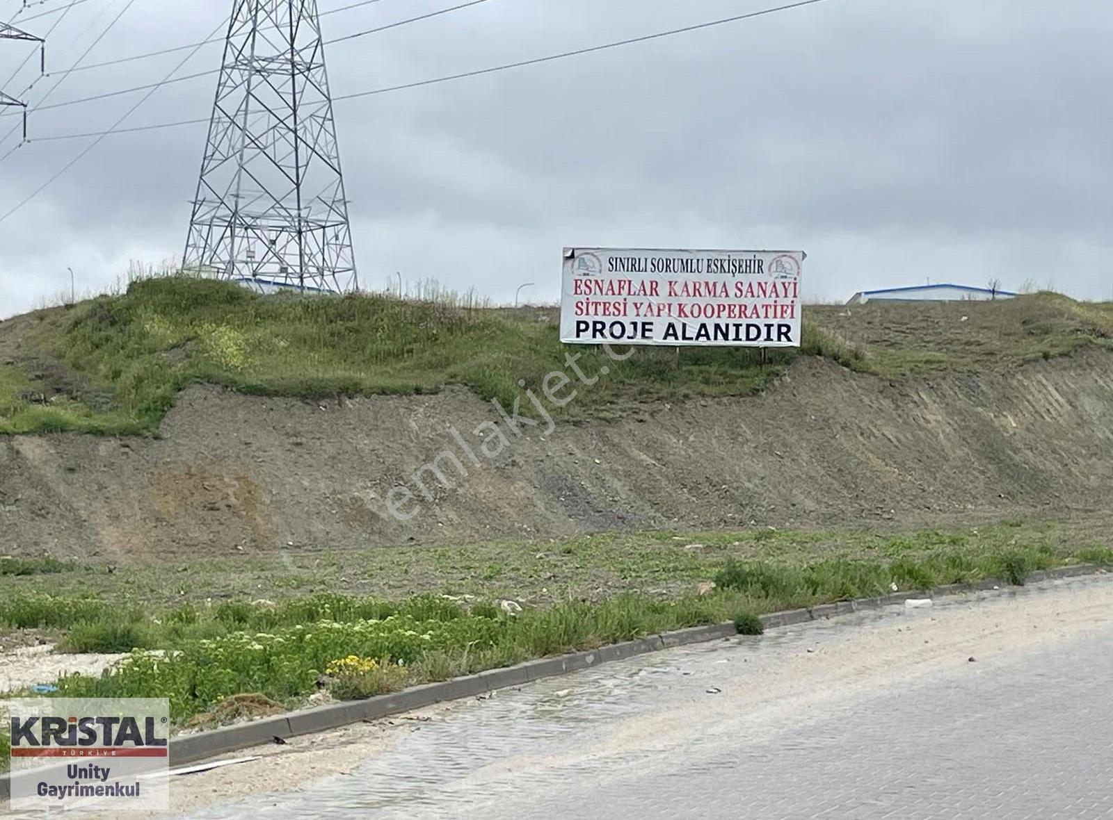 Esnaflar Karma Sanayi Sitesinde Satılık 120 M2 Dükkan Hissesi
