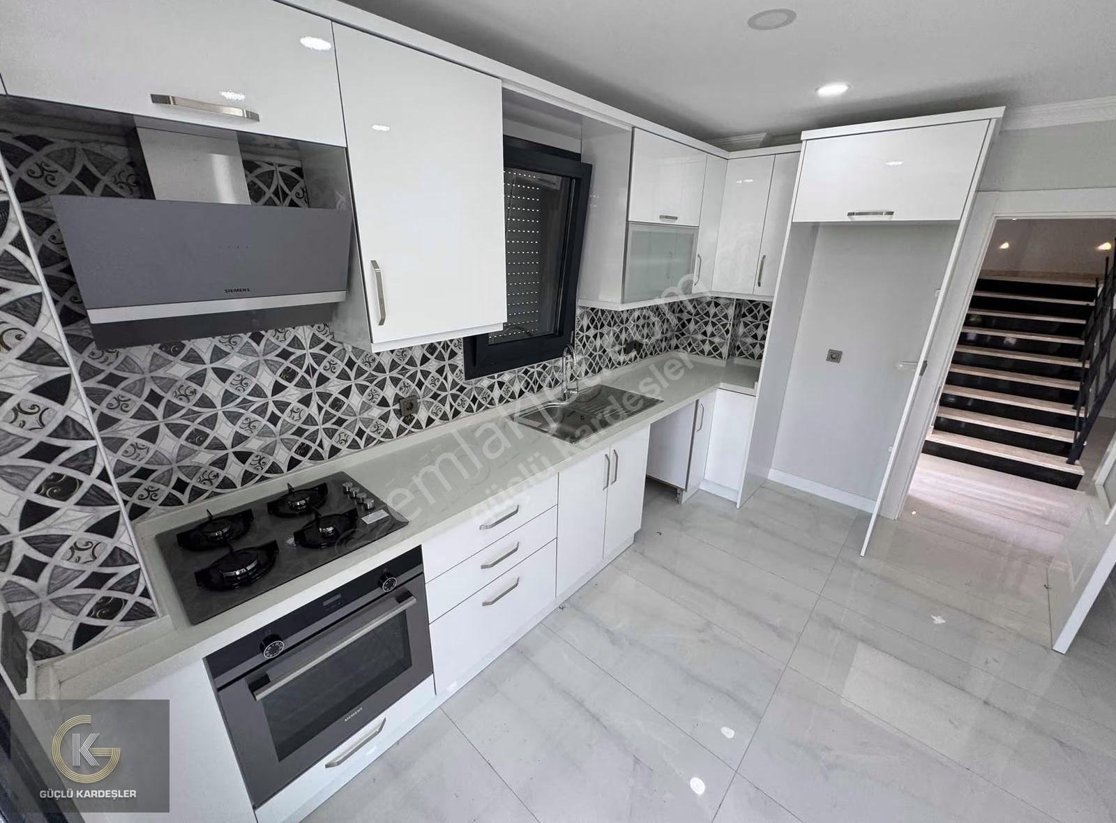 Güçlü Kardeşler Tam Müstakil 3+1 Geniş Bahçeli Lüks Villa - Görsel 23