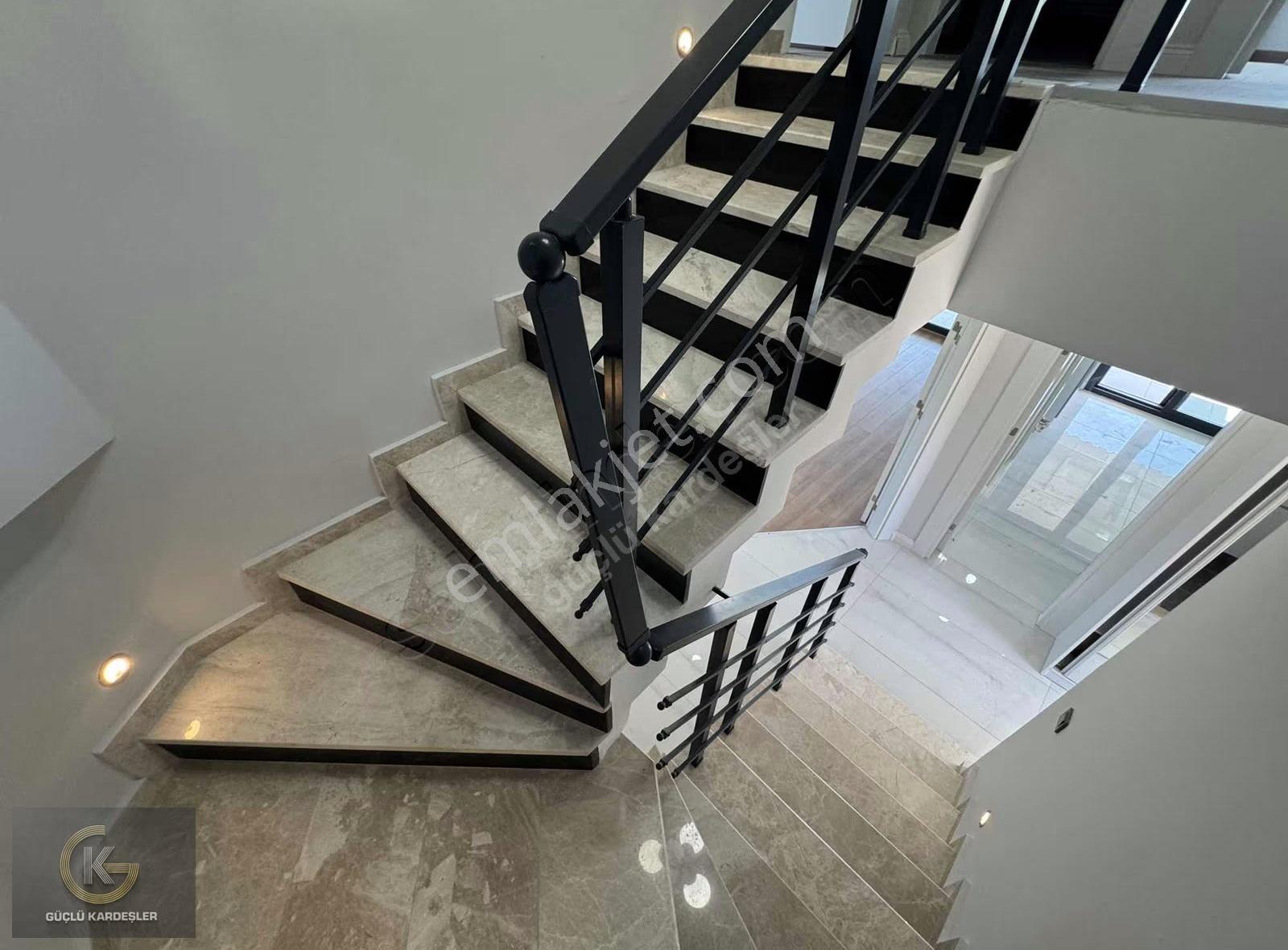 Güçlü Kardeşler Tam Müstakil 3+1 Geniş Bahçeli Lüks Villa - Görsel 8