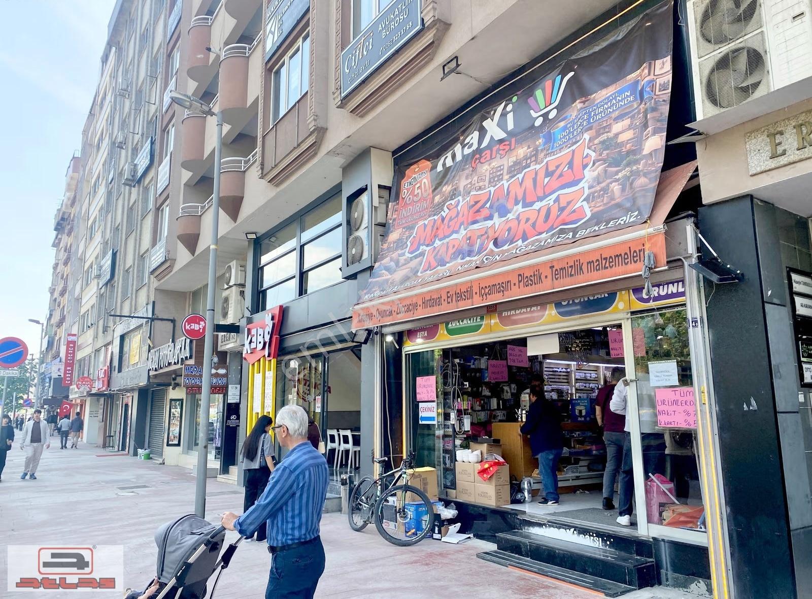 Milli İrade Meydanı Yürüyüş Yolunda Kiralık İşyeri Dükkan Mağaza - Görsel 3